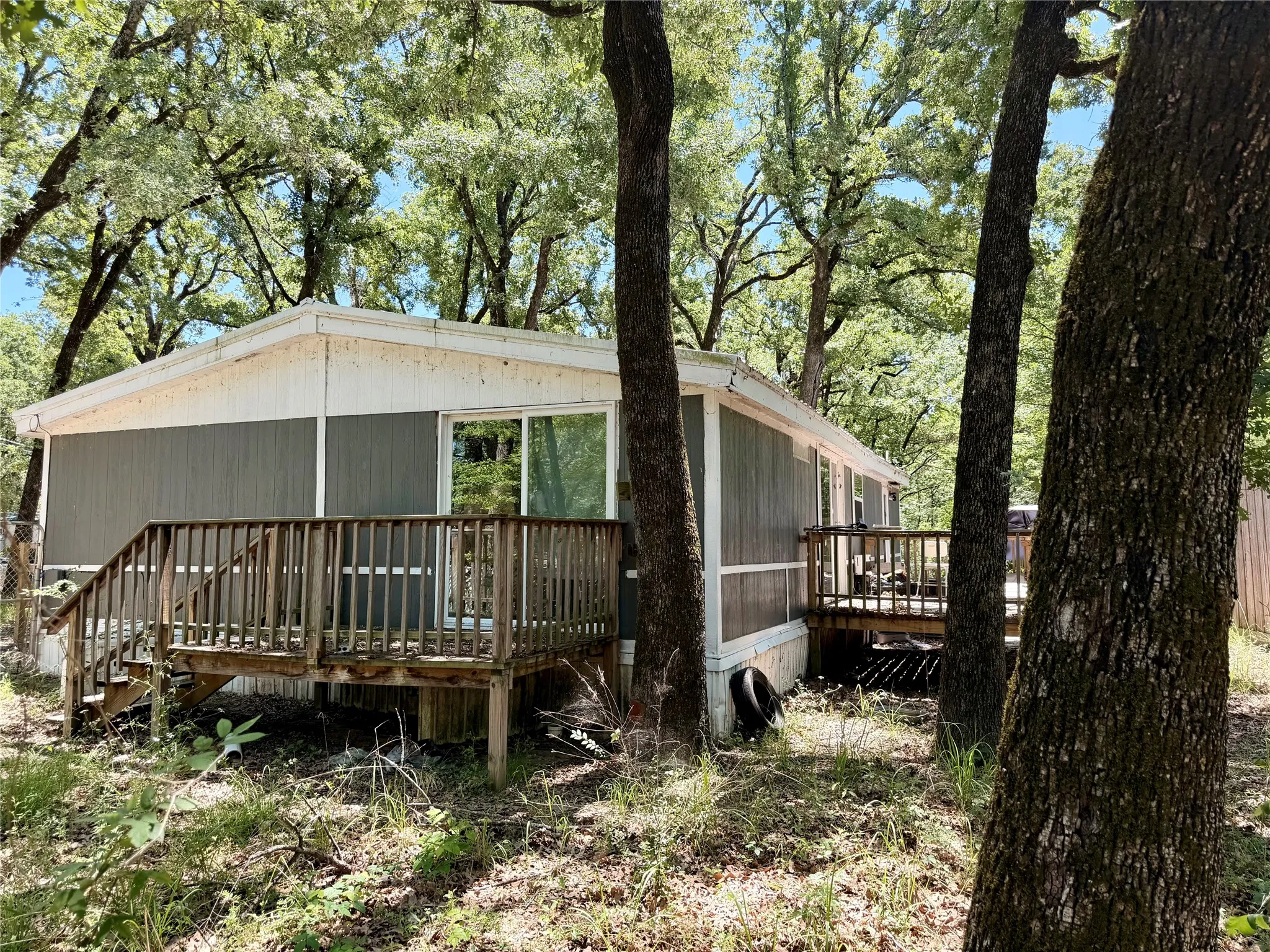 Mobile Home For Sale in Henderson County , 115 Fernwood Drive, Mabank, Texas 75156, 3 Bedrooms, 2 Bathrooms, Garage spaces, 1,144 Sqft, built in 1997, Price $117,000, mls#21261290, Real Estate Agent in Mabank, Homes For Sale in Henderson county, Homes For Sale in Mabank, Realtor in Mabank Texas, Real Estate Brokerage Independent Realty Texas, Luminita Cordes Realtor