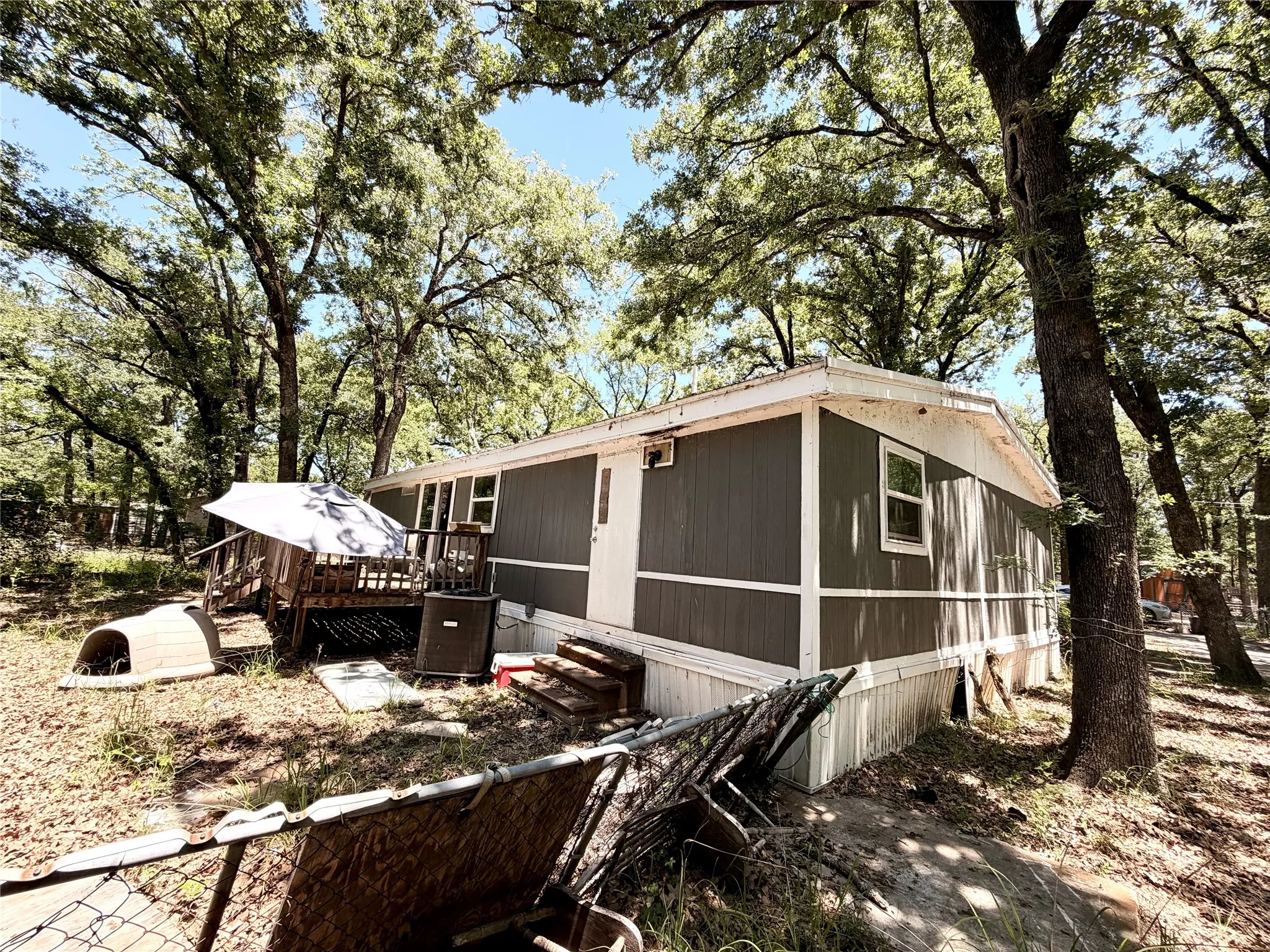 Mobile Home For Sale in Henderson County , 115 Fernwood Drive, Mabank, Texas 75156, 3 Bedrooms, 2 Bathrooms, Garage spaces, 1,144 Sqft, built in 1997, Price $117,000, mls#21261290, Real Estate Agent in Mabank, Homes For Sale in Henderson county, Homes For Sale in Mabank, Realtor in Mabank Texas, Real Estate Brokerage Independent Realty Texas, Luminita Cordes Realtor