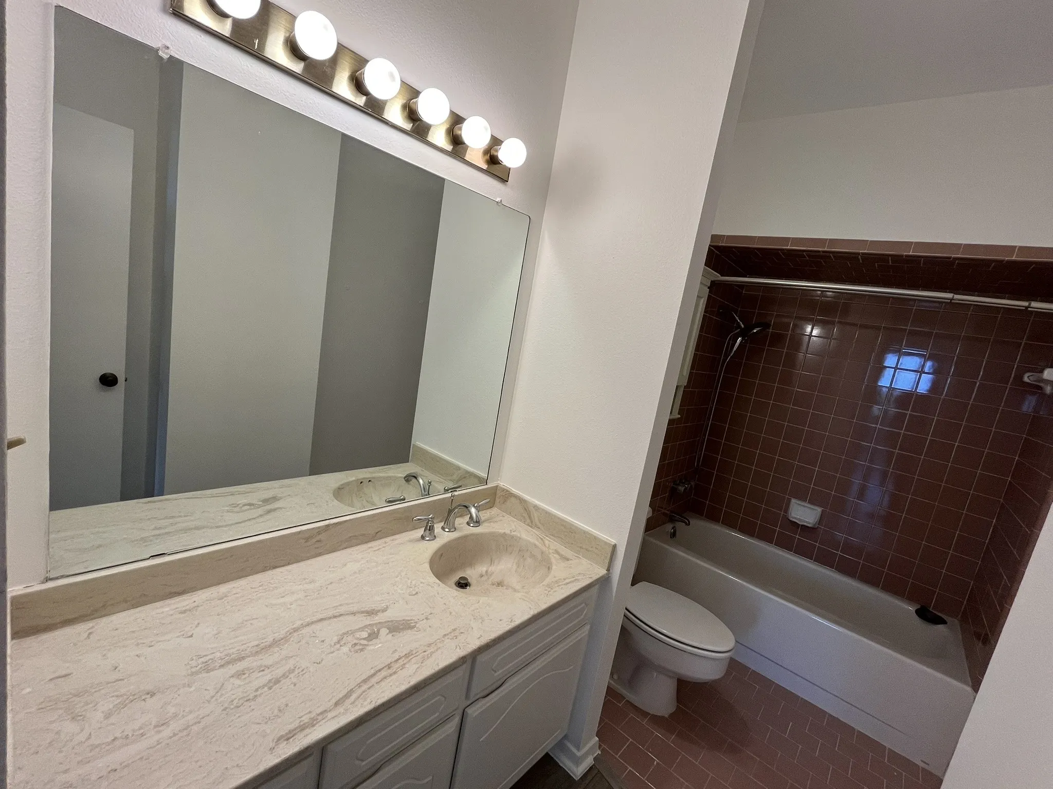 Condominium For Sale in Dallas County , 5200 Keller Springs Road 526, Dallas, Texas 75248, 2 Bedroom, 2 Bathroom, Garage spaces, 1,685 Sqft, built in 1981, Price $290,000, mls#21282201, Real Estate Agent in Dallas, Homes For Sale in Dallas county, Homes For Sale in Dallas, Realtor in Dallas Texas, Real Estate Brokerage Independent Realty Texas, Luminita Cordes Realtor