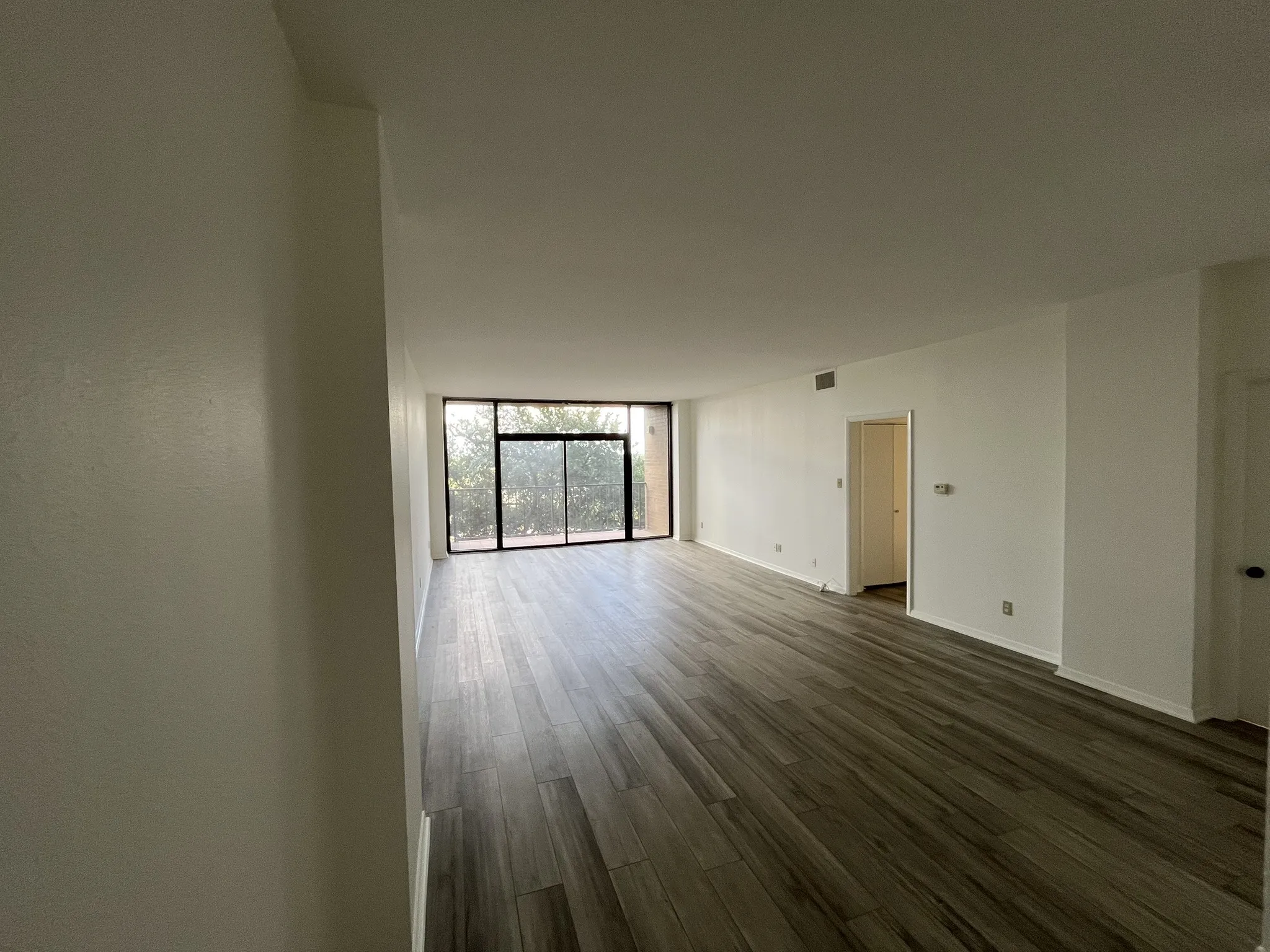 Condominium For Sale in Dallas County , 5200 Keller Springs Road 526, Dallas, Texas 75248, 2 Bedroom, 2 Bathroom, Garage spaces, 1,685 Sqft, built in 1981, Price $290,000, mls#21282201, Real Estate Agent in Dallas, Homes For Sale in Dallas county, Homes For Sale in Dallas, Realtor in Dallas Texas, Real Estate Brokerage Independent Realty Texas, Luminita Cordes Realtor