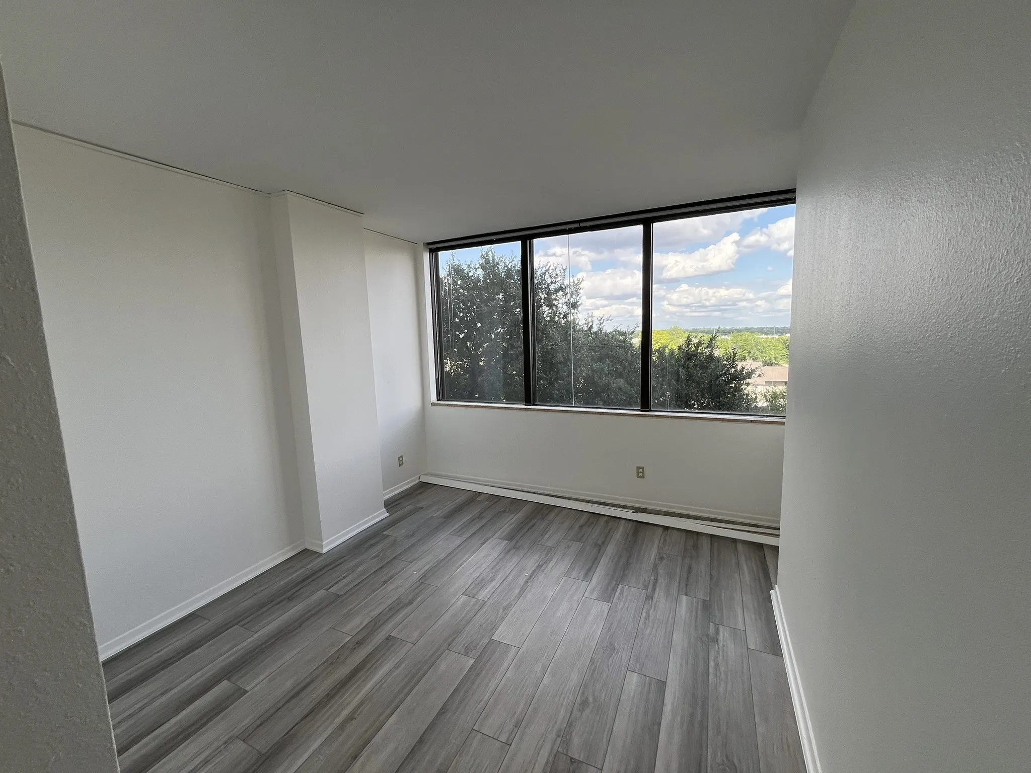 Condominium For Sale in Dallas County , 5200 Keller Springs Road 526, Dallas, Texas 75248, 2 Bedroom, 2 Bathroom, Garage spaces, 1,685 Sqft, built in 1981, Price $290,000, mls#21282201, Real Estate Agent in Dallas, Homes For Sale in Dallas county, Homes For Sale in Dallas, Realtor in Dallas Texas, Real Estate Brokerage Independent Realty Texas, Luminita Cordes Realtor
