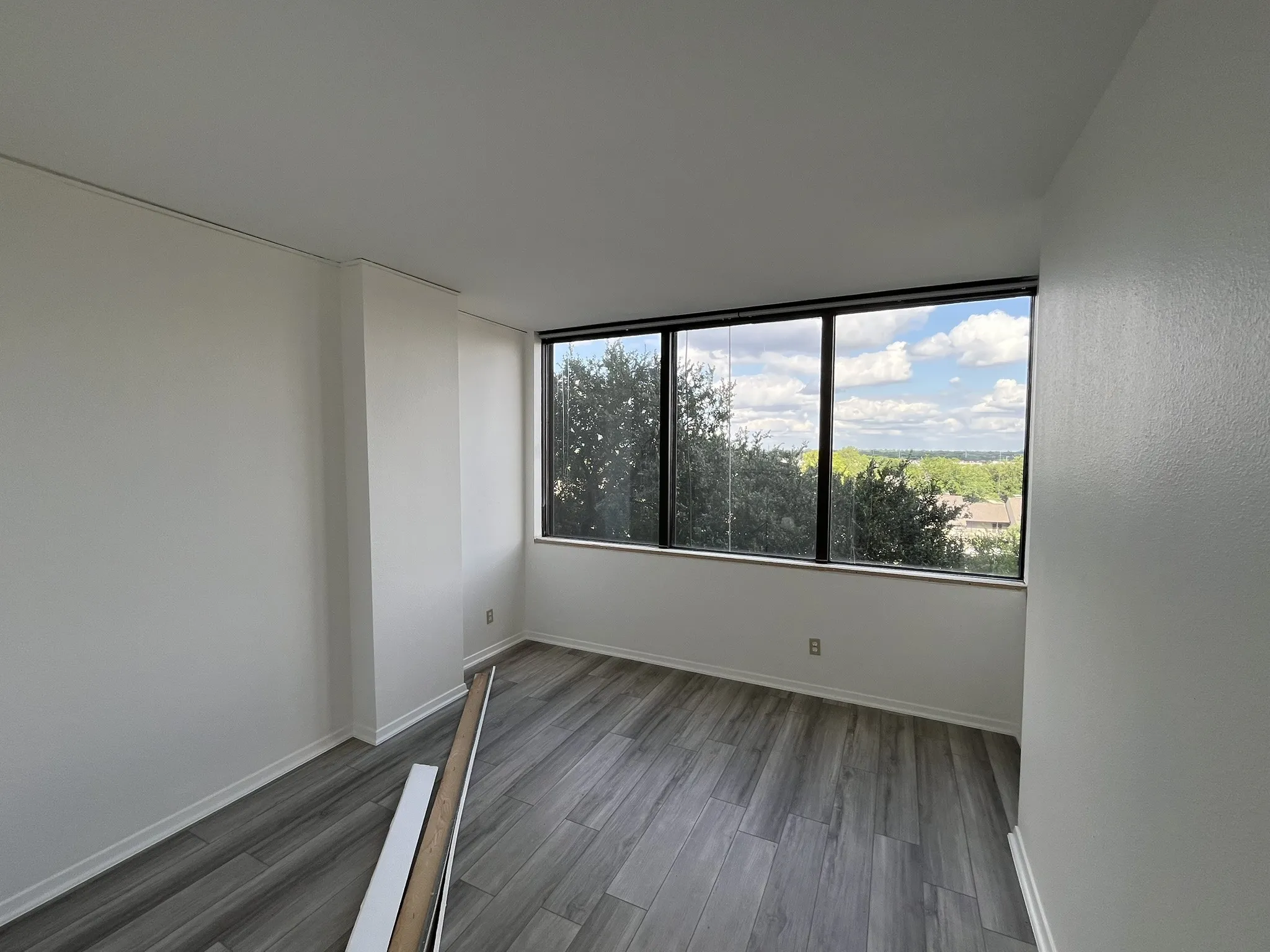 Condominium For Sale in Dallas County , 5200 Keller Springs Road 526, Dallas, Texas 75248, 2 Bedroom, 2 Bathroom, Garage spaces, 1,685 Sqft, built in 1981, Price $290,000, mls#21282201, Real Estate Agent in Dallas, Homes For Sale in Dallas county, Homes For Sale in Dallas, Realtor in Dallas Texas, Real Estate Brokerage Independent Realty Texas, Luminita Cordes Realtor