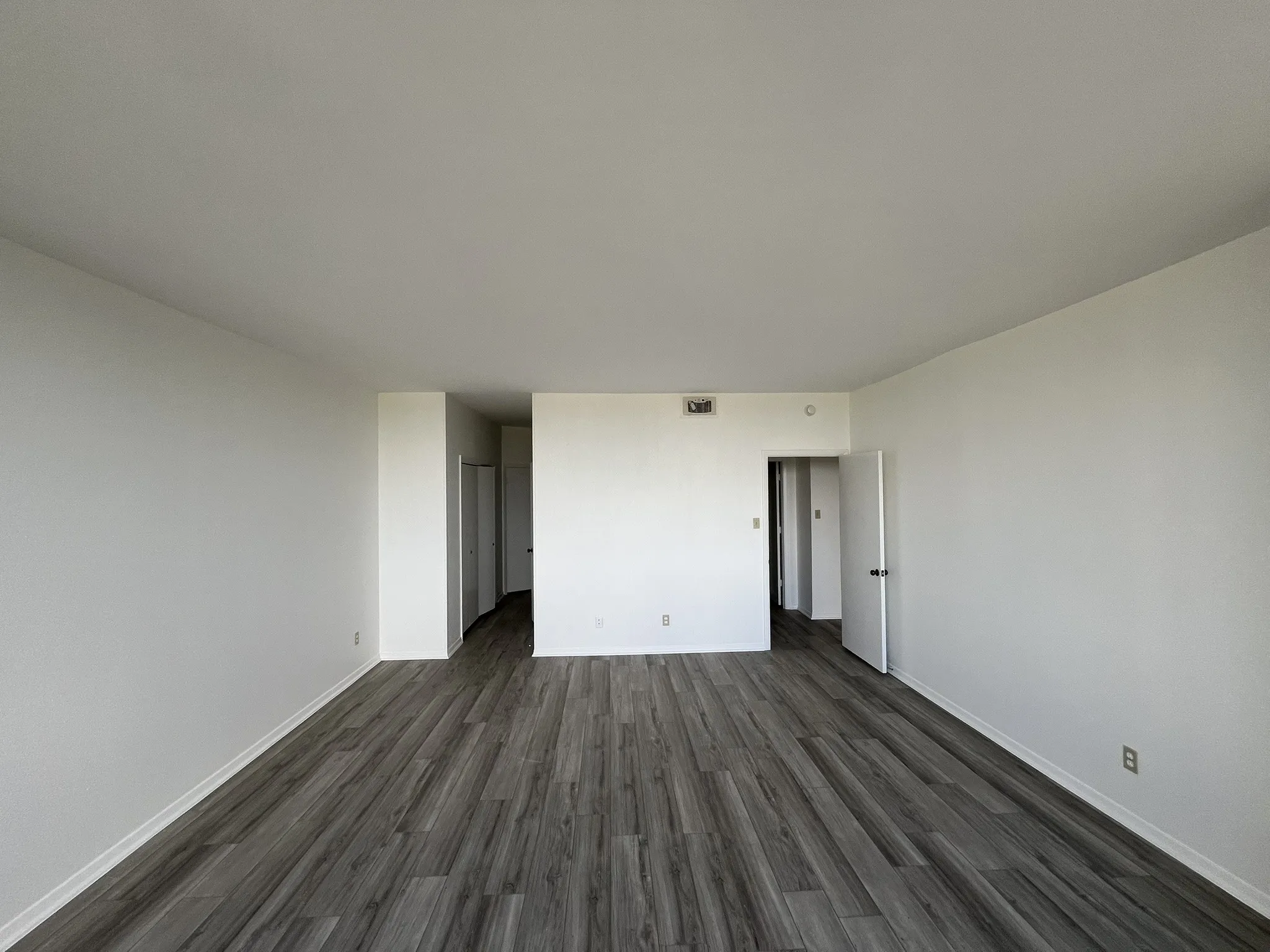 Condominium For Sale in Dallas County , 5200 Keller Springs Road 526, Dallas, Texas 75248, 2 Bedroom, 2 Bathroom, Garage spaces, 1,685 Sqft, built in 1981, Price $290,000, mls#21282201, Real Estate Agent in Dallas, Homes For Sale in Dallas county, Homes For Sale in Dallas, Realtor in Dallas Texas, Real Estate Brokerage Independent Realty Texas, Luminita Cordes Realtor