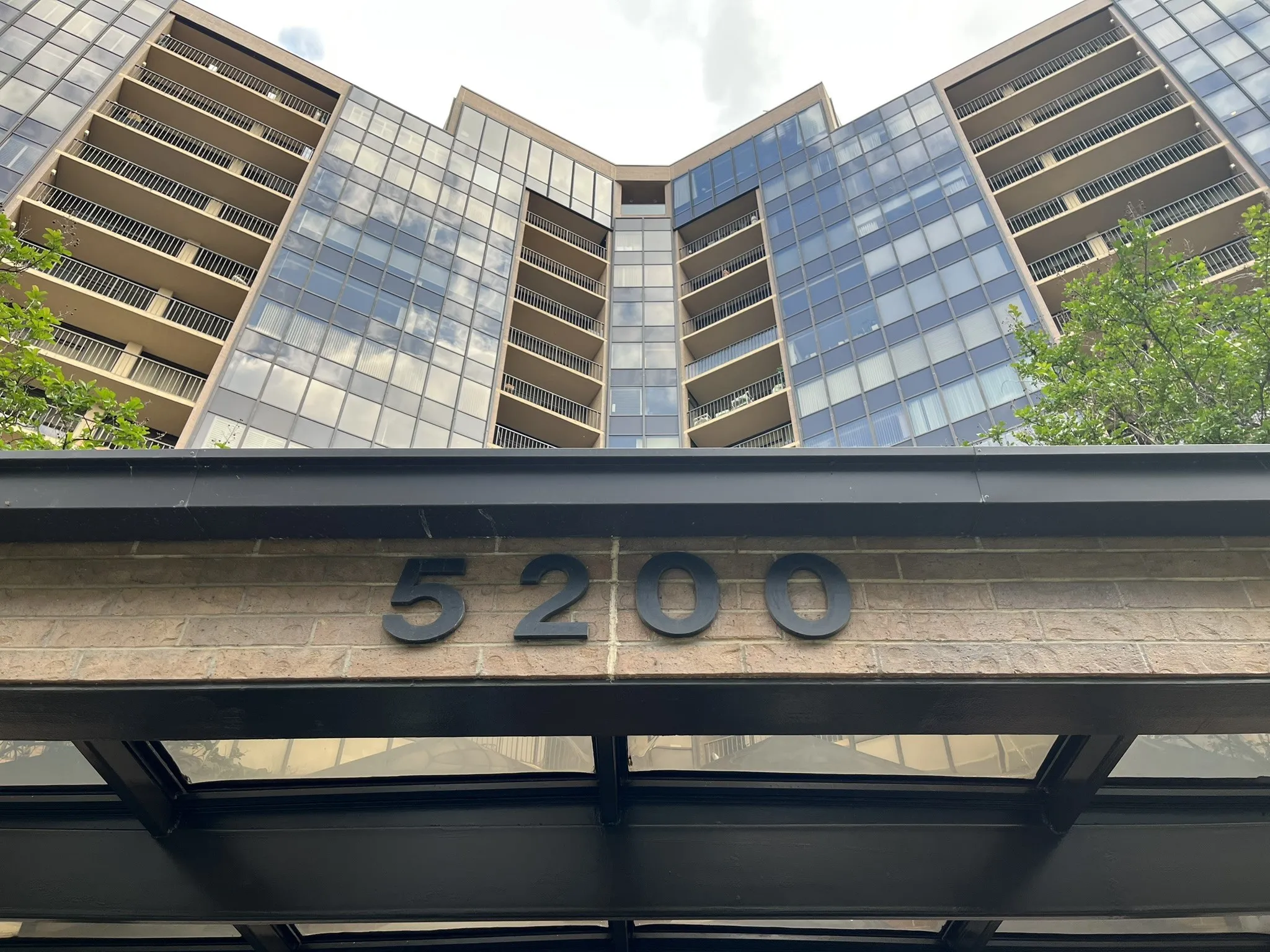 Condominium For Sale in Dallas County , 5200 Keller Springs Road 526, Dallas, Texas 75248, 2 Bedroom, 2 Bathroom, Garage spaces, 1,685 Sqft, built in 1981, Price $290,000, mls#21282201, Real Estate Agent in Dallas, Homes For Sale in Dallas county, Homes For Sale in Dallas, Realtor in Dallas Texas, Real Estate Brokerage Independent Realty Texas, Luminita Cordes Realtor