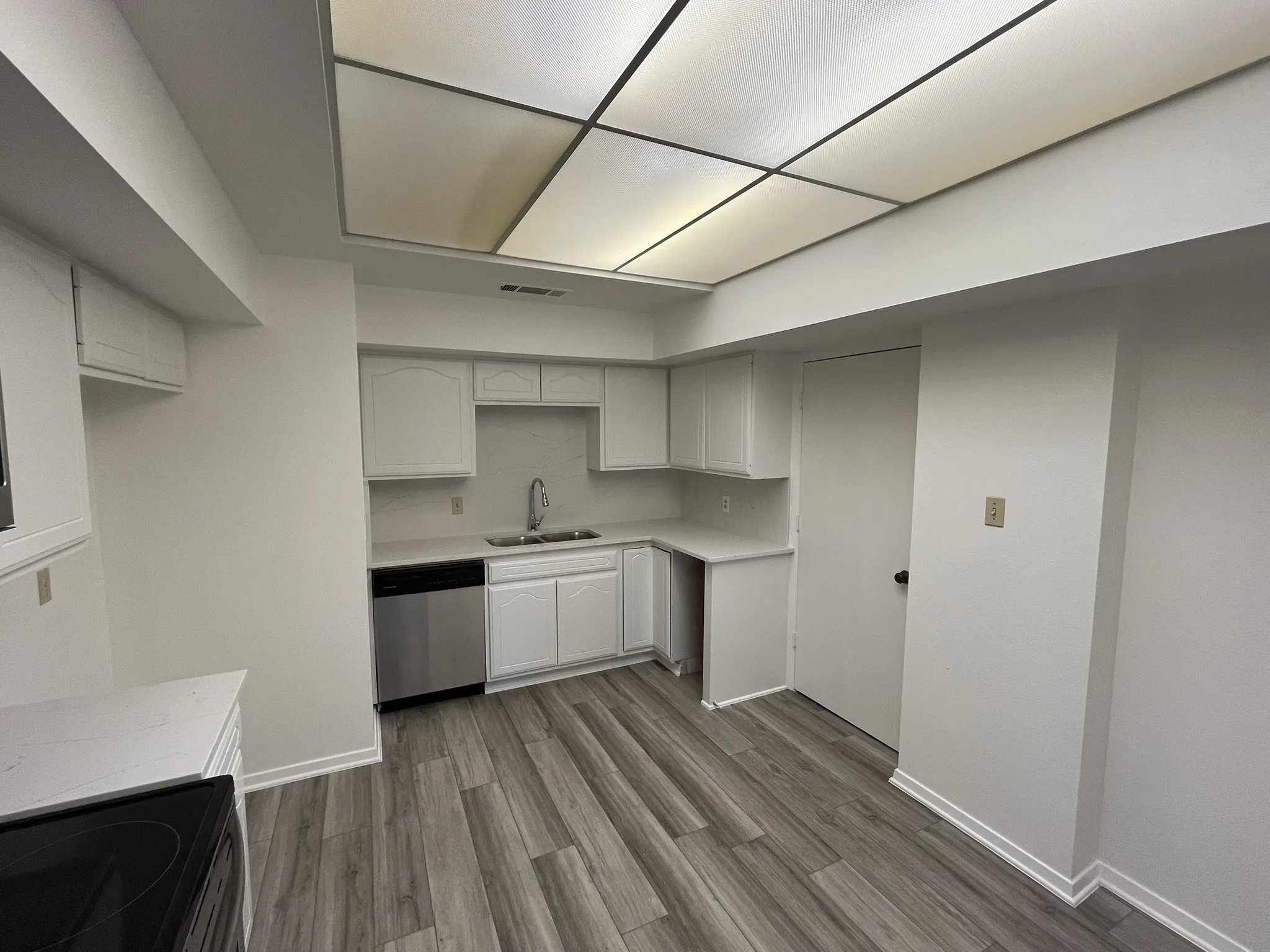 Condominium For Sale in Dallas County , 5200 Keller Springs Road 526, Dallas, Texas 75248, 2 Bedroom, 2 Bathroom, Garage spaces, 1,685 Sqft, built in 1981, Price $290,000, mls#21282201, Real Estate Agent in Dallas, Homes For Sale in Dallas county, Homes For Sale in Dallas, Realtor in Dallas Texas, Real Estate Brokerage Independent Realty Texas, Luminita Cordes Realtor