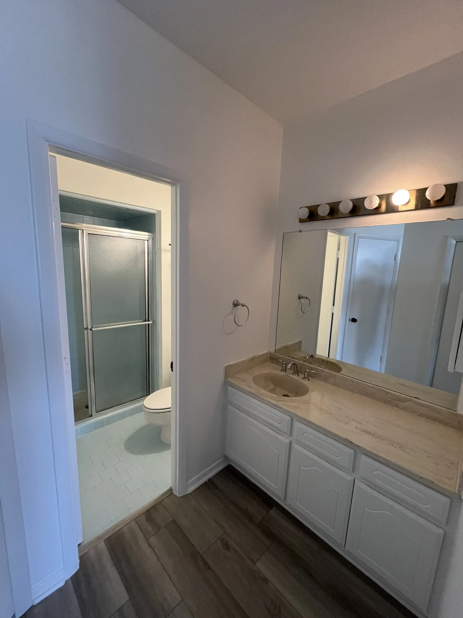 Condominium For Sale in Dallas County , 5200 Keller Springs Road 526, Dallas, Texas 75248, 2 Bedroom, 2 Bathroom, Garage spaces, 1,685 Sqft, built in 1981, Price $290,000, mls#21282201, Real Estate Agent in Dallas, Homes For Sale in Dallas county, Homes For Sale in Dallas, Realtor in Dallas Texas, Real Estate Brokerage Independent Realty Texas, Luminita Cordes Realtor