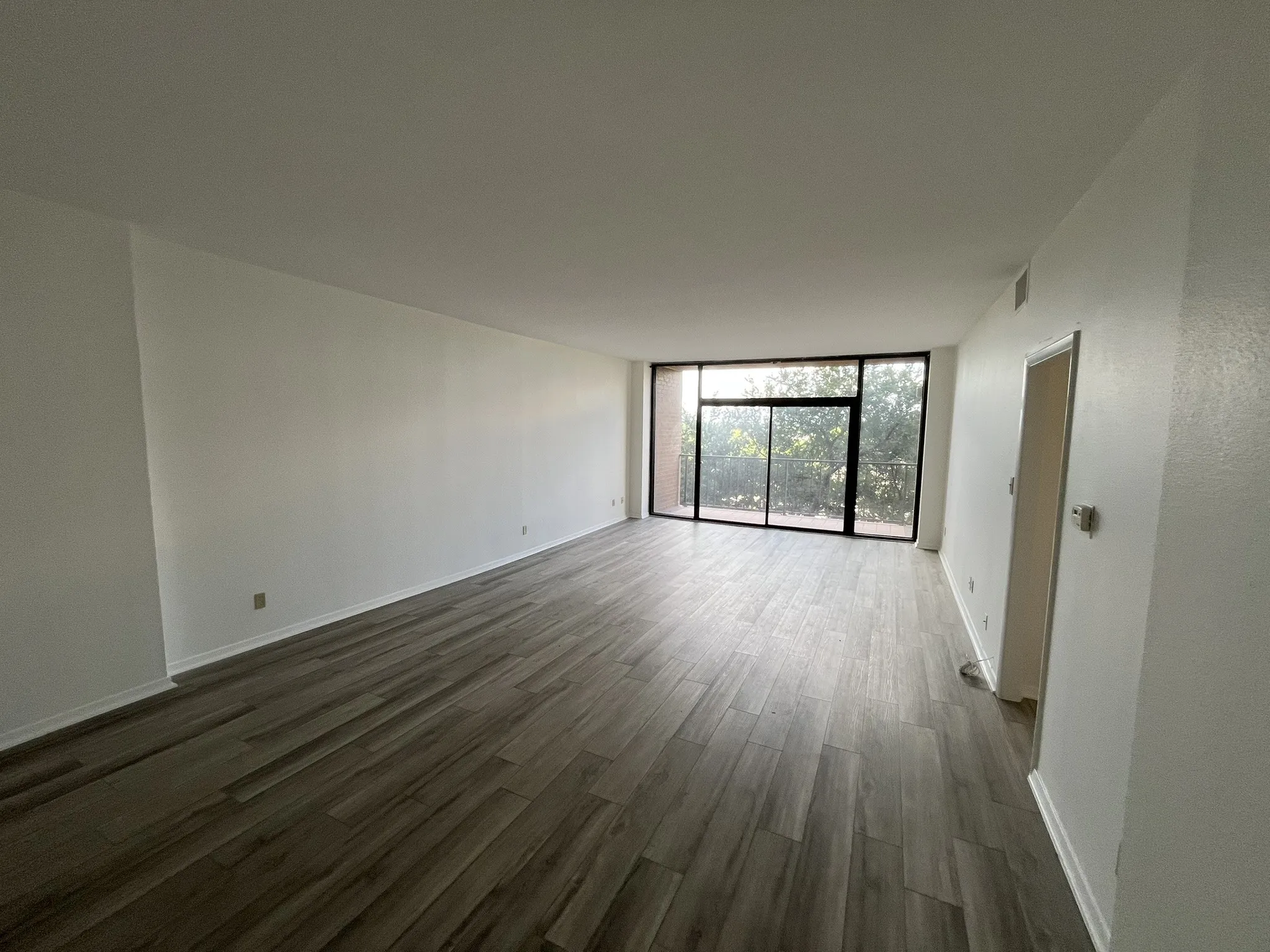 Condominium For Sale in Dallas County , 5200 Keller Springs Road 526, Dallas, Texas 75248, 2 Bedroom, 2 Bathroom, Garage spaces, 1,685 Sqft, built in 1981, Price $290,000, mls#21282201, Real Estate Agent in Dallas, Homes For Sale in Dallas county, Homes For Sale in Dallas, Realtor in Dallas Texas, Real Estate Brokerage Independent Realty Texas, Luminita Cordes Realtor