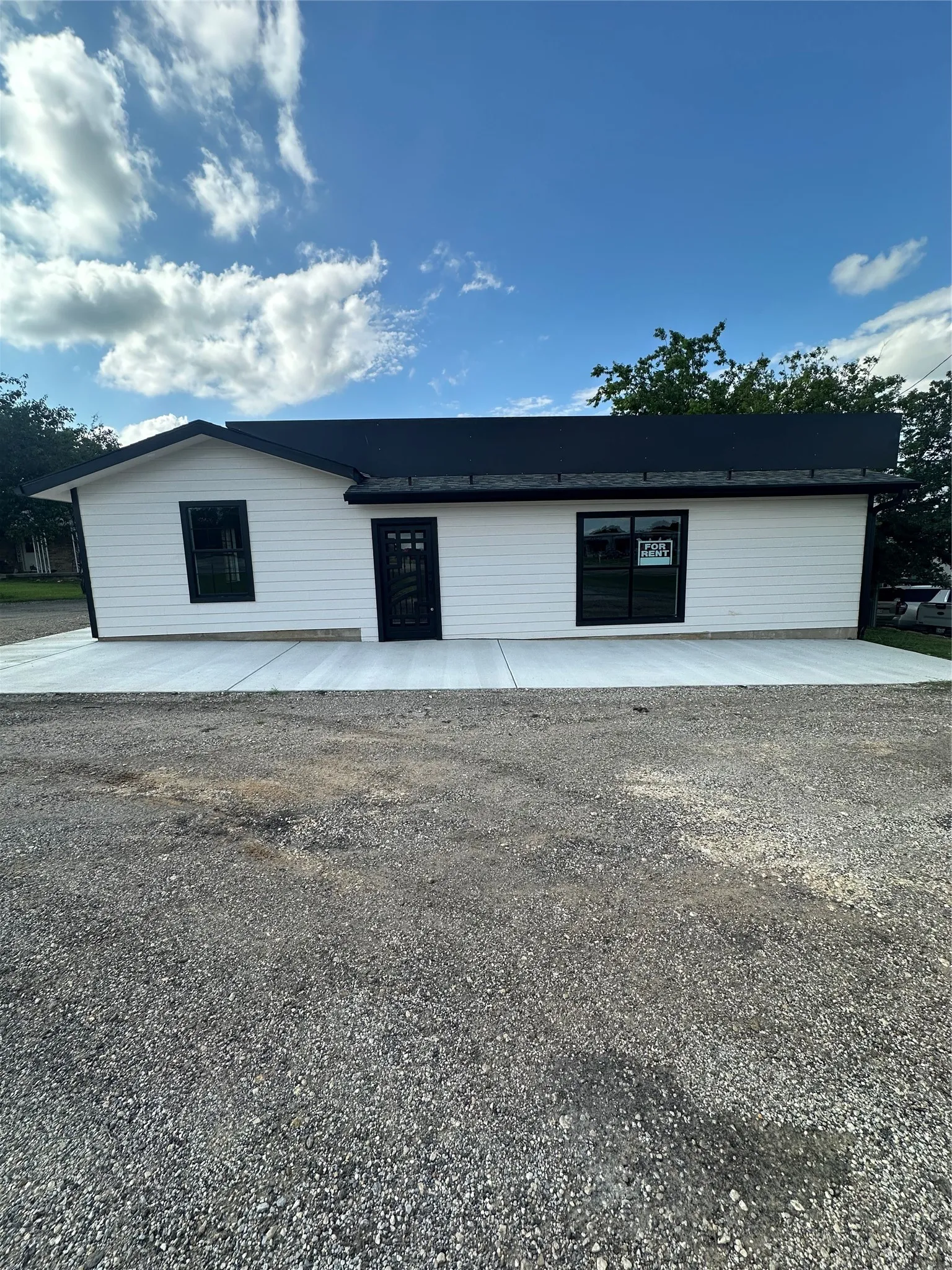 Business For Rent in Johnson County , 6033 S Highway 67 Highway S, Alvarado, Texas 76009, 0, 0, Garage spaces, 2,655 Sqft, built in 1975, Price $1,750, mls#21279446, Real Estate Agent in Alvarado, Homes For Rent in Johnson county, Homes For Rent in Alvarado, Realtor in Alvarado Texas, Real Estate Brokerage Independent Realty Texas, Luminita Cordes Realtor