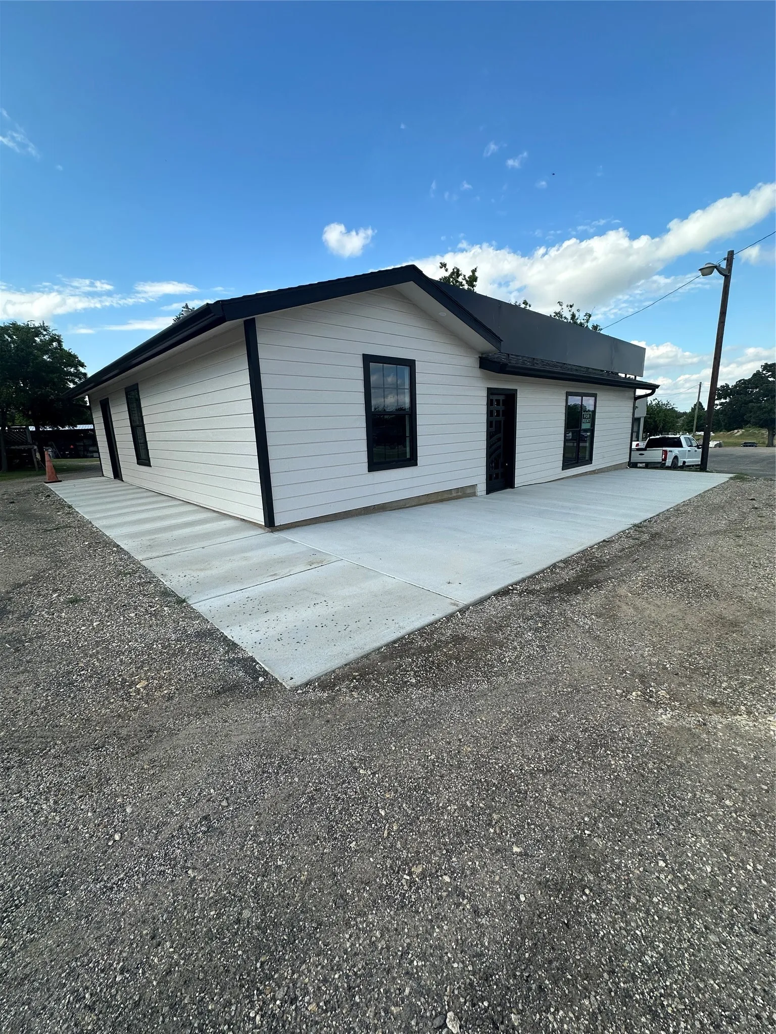 Business For Rent in Johnson County , 6033 S Highway 67 Highway S, Alvarado, Texas 76009, 0, 0, Garage spaces, 2,655 Sqft, built in 1975, Price $1,750, mls#21279446, Real Estate Agent in Alvarado, Homes For Rent in Johnson county, Homes For Rent in Alvarado, Realtor in Alvarado Texas, Real Estate Brokerage Independent Realty Texas, Luminita Cordes Realtor