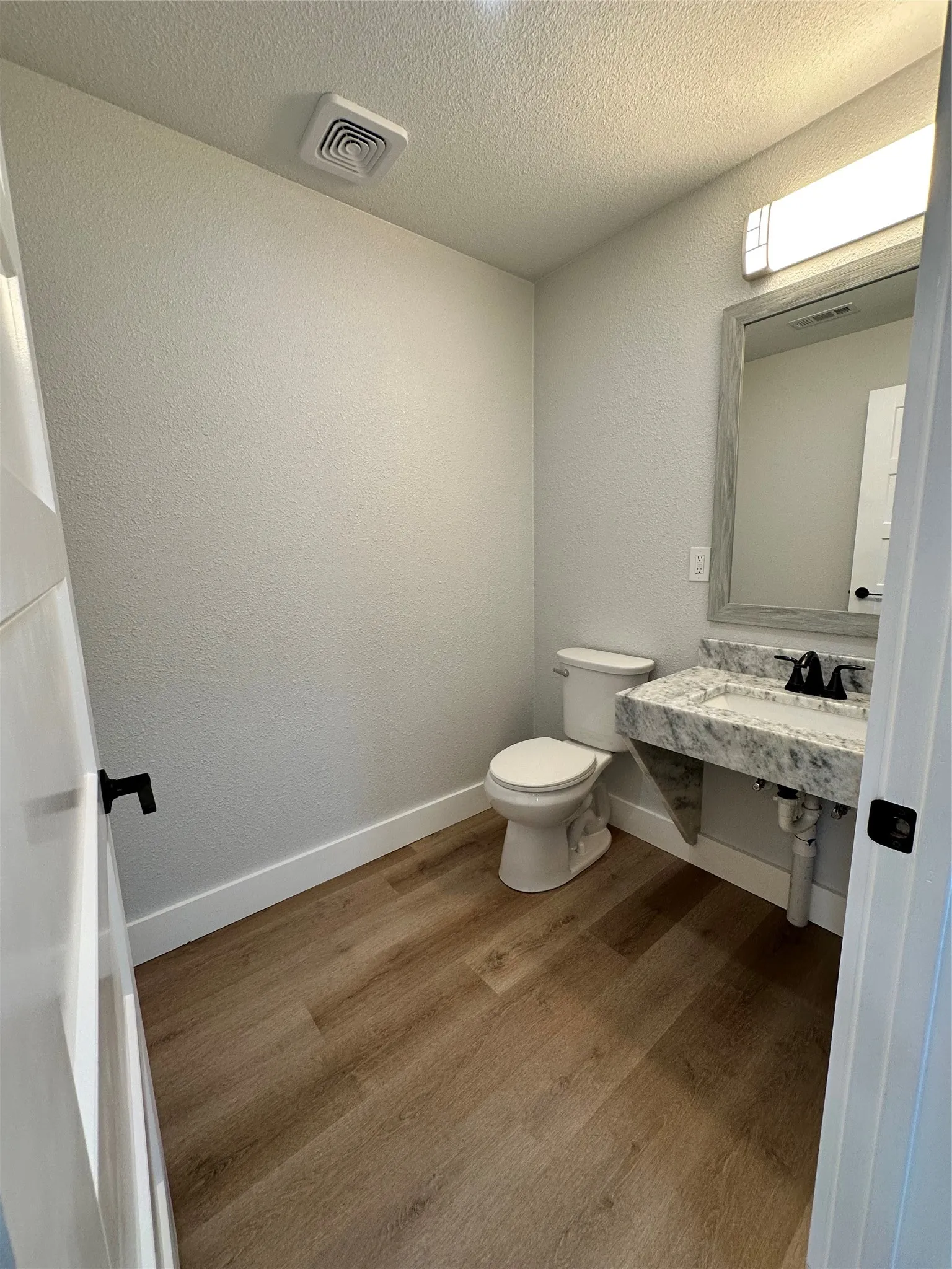 Business For Rent in Johnson County , 6033 S Highway 67 Highway S, Alvarado, Texas 76009, 0, 0, Garage spaces, 2,655 Sqft, built in 1975, Price $1,750, mls#21279446, Real Estate Agent in Alvarado, Homes For Rent in Johnson county, Homes For Rent in Alvarado, Realtor in Alvarado Texas, Real Estate Brokerage Independent Realty Texas, Luminita Cordes Realtor