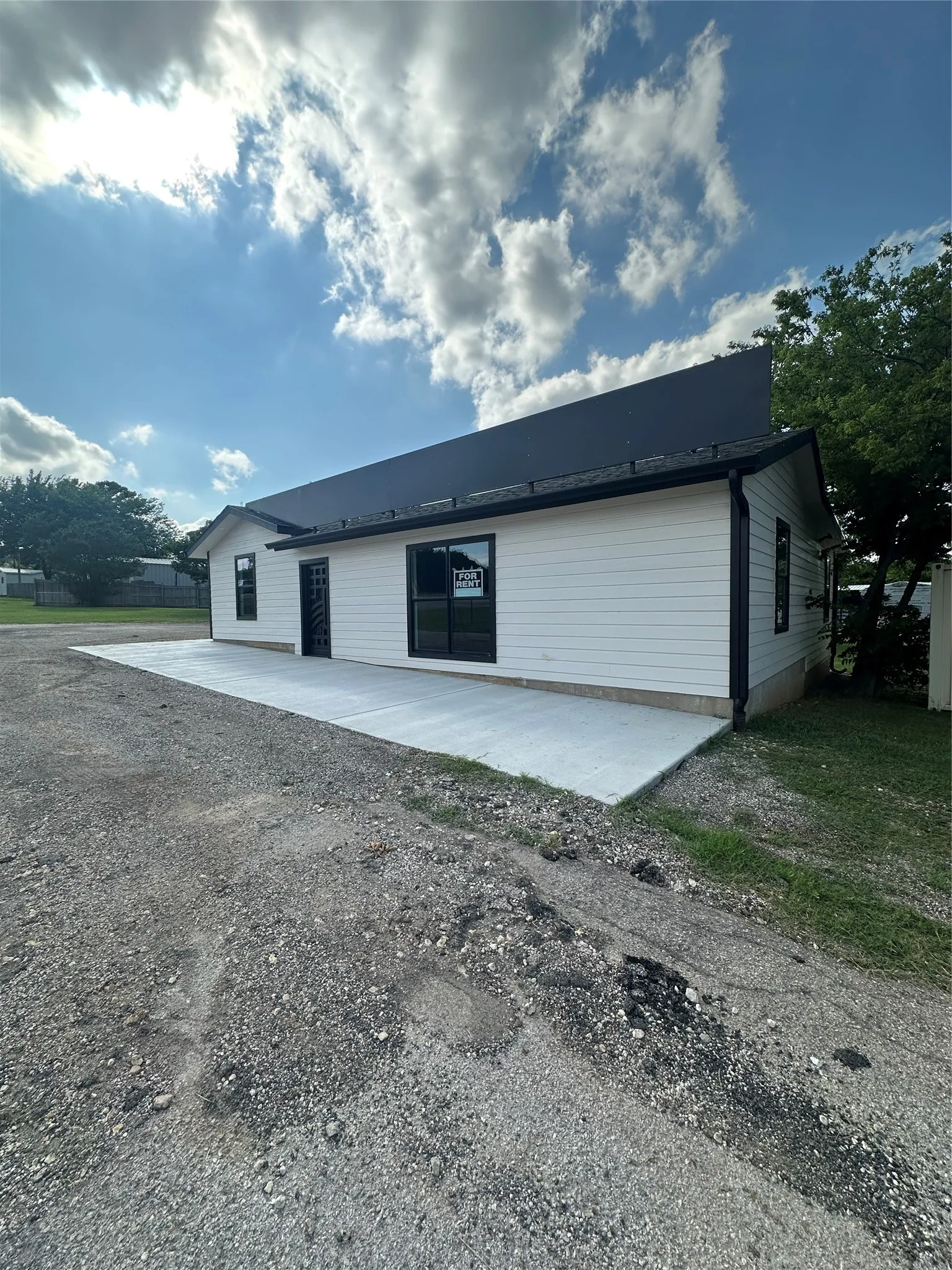 Business For Rent in Johnson County , 6033 S Highway 67 Highway S, Alvarado, Texas 76009, 0, 0, Garage spaces, 2,655 Sqft, built in 1975, Price $1,750, mls#21279446, Real Estate Agent in Alvarado, Homes For Rent in Johnson county, Homes For Rent in Alvarado, Realtor in Alvarado Texas, Real Estate Brokerage Independent Realty Texas, Luminita Cordes Realtor