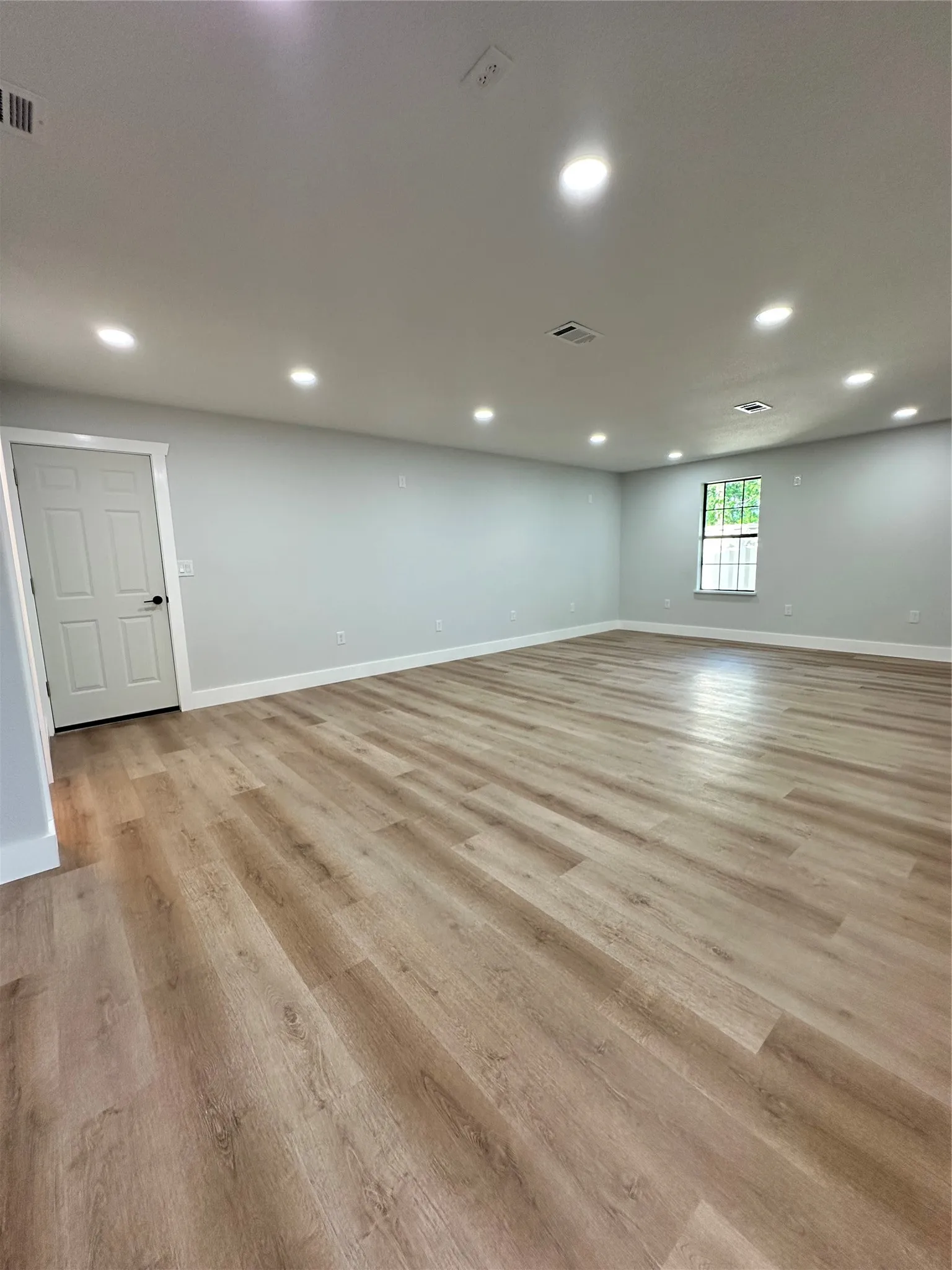 Business For Rent in Johnson County , 6033 S Highway 67 Highway S, Alvarado, Texas 76009, 0, 0, Garage spaces, 2,655 Sqft, built in 1975, Price $1,750, mls#21279446, Real Estate Agent in Alvarado, Homes For Rent in Johnson county, Homes For Rent in Alvarado, Realtor in Alvarado Texas, Real Estate Brokerage Independent Realty Texas, Luminita Cordes Realtor