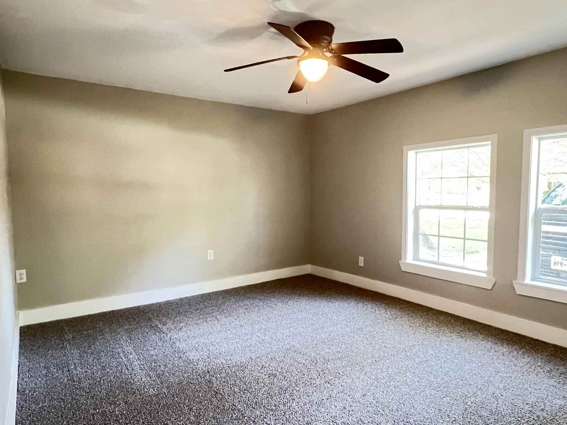 Single Family Residence For Sale in Fannin County , 302 Glen Oaks Road, Bonham, Texas 75418, 4 Bedroom, 3 Bathroom, Garage spaces, 2,028 Sqft, built in 1963, mls#21282246, Real Estate Agent in Bonham, Homes For Sale in Fannin county, Homes For Sale in Bonham, Realtor in Bonham Texas, Real Estate Brokerage Independent Realty Texas, Luminita Cordes Realtor