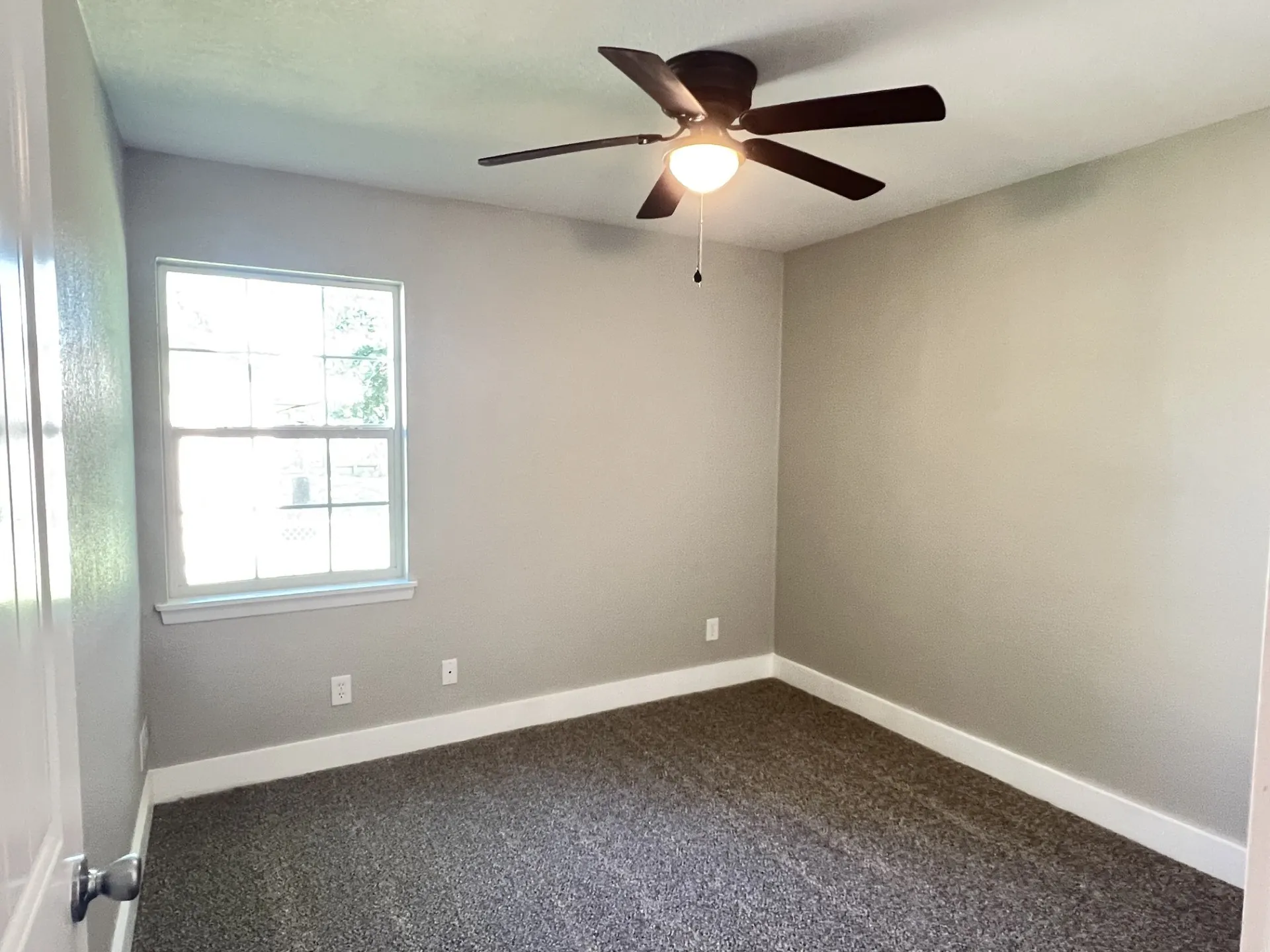 Single Family Residence For Sale in Fannin County , 302 Glen Oaks Road, Bonham, Texas 75418, 4 Bedroom, 3 Bathroom, Garage spaces, 2,028 Sqft, built in 1963, mls#21282246, Real Estate Agent in Bonham, Homes For Sale in Fannin county, Homes For Sale in Bonham, Realtor in Bonham Texas, Real Estate Brokerage Independent Realty Texas, Luminita Cordes Realtor