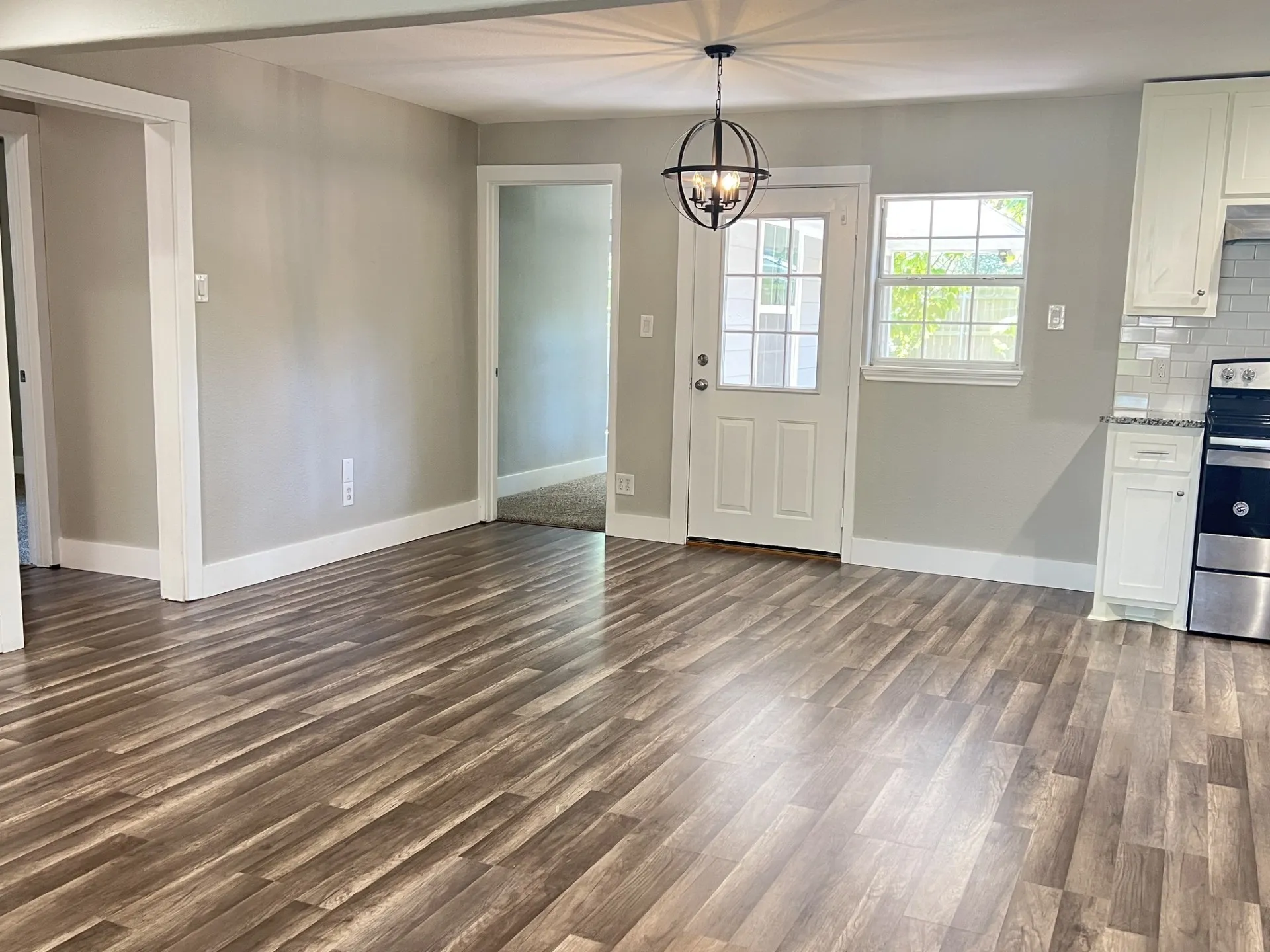 Single Family Residence For Sale in Fannin County , 302 Glen Oaks Road, Bonham, Texas 75418, 4 Bedroom, 3 Bathroom, Garage spaces, 2,028 Sqft, built in 1963, mls#21282246, Real Estate Agent in Bonham, Homes For Sale in Fannin county, Homes For Sale in Bonham, Realtor in Bonham Texas, Real Estate Brokerage Independent Realty Texas, Luminita Cordes Realtor