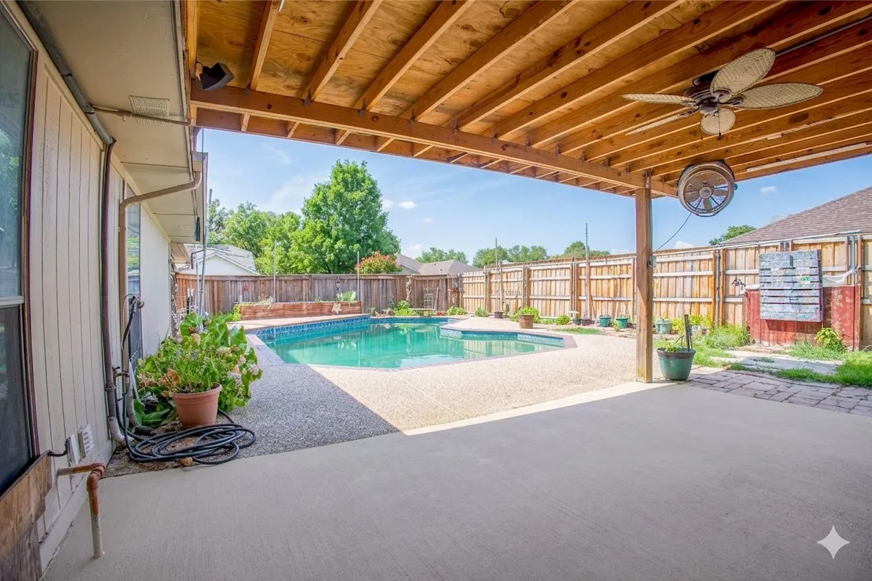 Single Family Residence For Sale in Dallas County , 338 Marriott Lane, Garland, Texas 75040, 3 Bedrooms, 2 Bathrooms, 2 Garage spaces, 2,239 Sqft, built in 1981, Price $379,990, mls#21282254, Real Estate Agent in Garland, Homes For Sale in Dallas county, Homes For Sale in Garland, Realtor in Garland Texas, Real Estate Brokerage Independent Realty Texas, Luminita Cordes Realtor