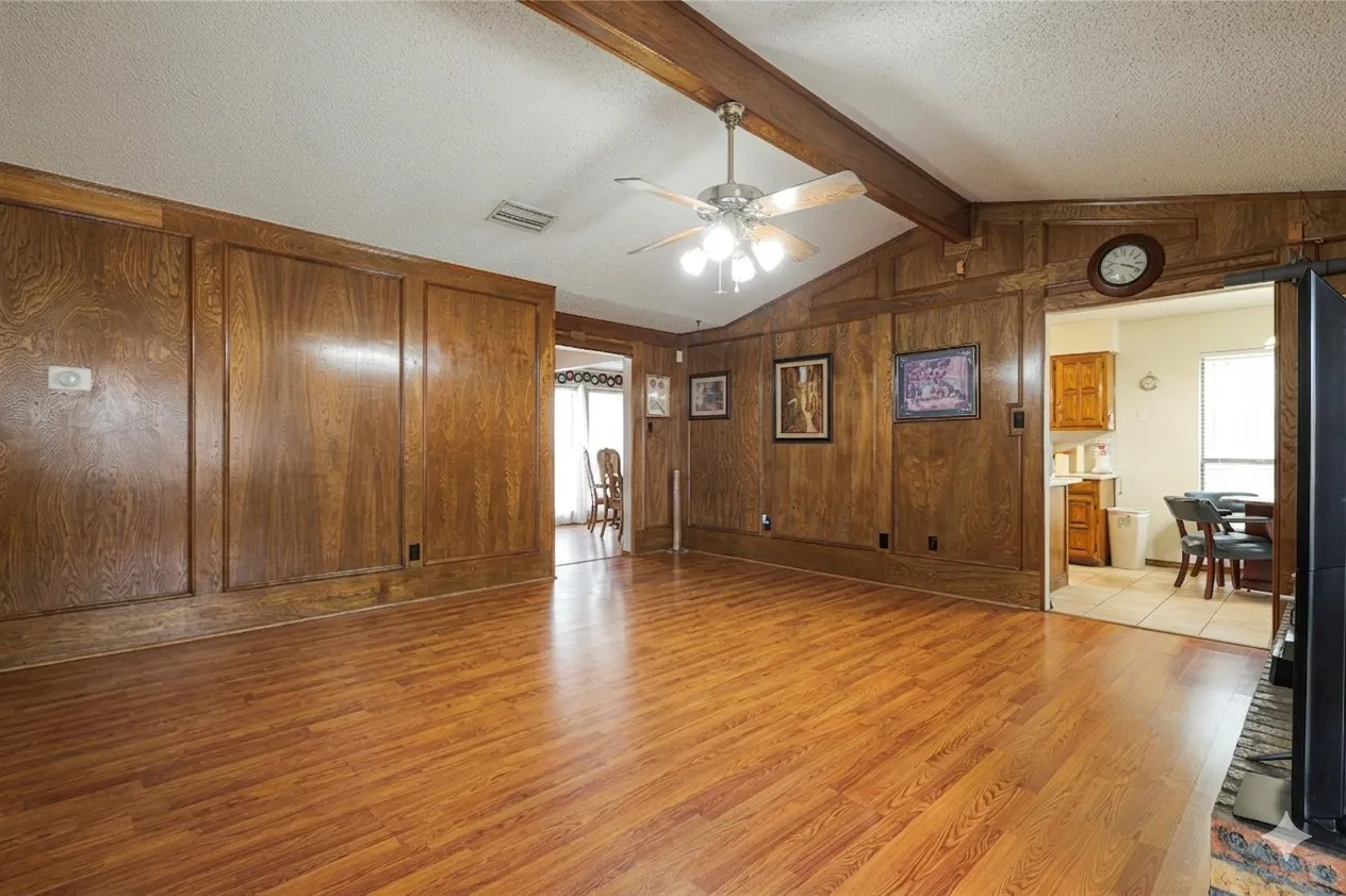 Single Family Residence For Sale in Dallas County , 338 Marriott Lane, Garland, Texas 75040, 3 Bedrooms, 2 Bathrooms, 2 Garage spaces, 2,239 Sqft, built in 1981, Price $379,990, mls#21282254, Real Estate Agent in Garland, Homes For Sale in Dallas county, Homes For Sale in Garland, Realtor in Garland Texas, Real Estate Brokerage Independent Realty Texas, Luminita Cordes Realtor