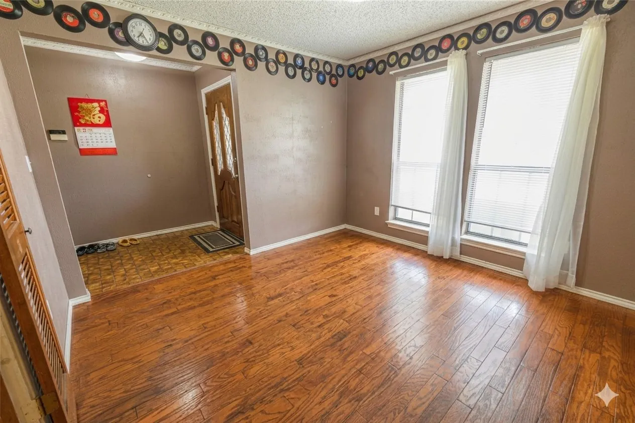 Single Family Residence For Sale in Dallas County , 338 Marriott Lane, Garland, Texas 75040, 3 Bedrooms, 2 Bathrooms, 2 Garage spaces, 2,239 Sqft, built in 1981, Price $379,990, mls#21282254, Real Estate Agent in Garland, Homes For Sale in Dallas county, Homes For Sale in Garland, Realtor in Garland Texas, Real Estate Brokerage Independent Realty Texas, Luminita Cordes Realtor