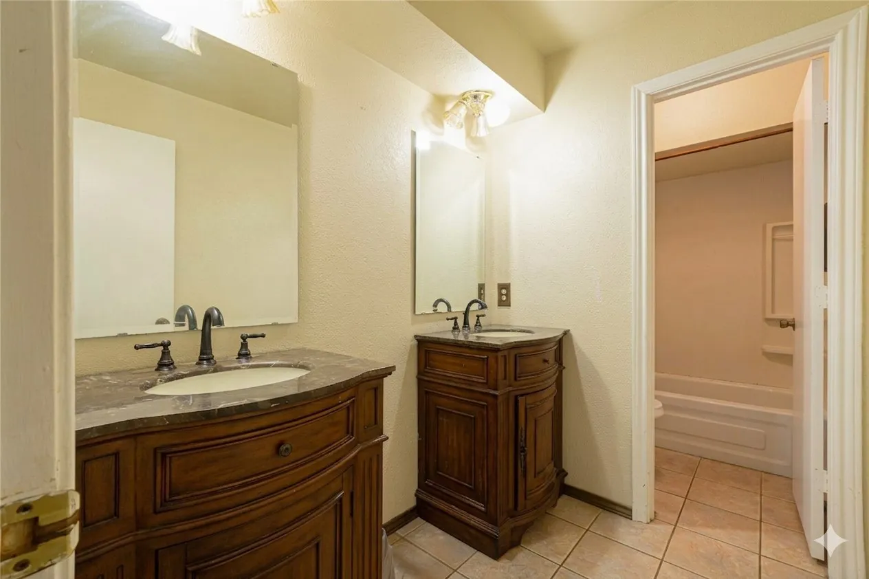 Single Family Residence For Sale in Dallas County , 338 Marriott Lane, Garland, Texas 75040, 3 Bedrooms, 2 Bathrooms, 2 Garage spaces, 2,239 Sqft, built in 1981, Price $379,990, mls#21282254, Real Estate Agent in Garland, Homes For Sale in Dallas county, Homes For Sale in Garland, Realtor in Garland Texas, Real Estate Brokerage Independent Realty Texas, Luminita Cordes Realtor