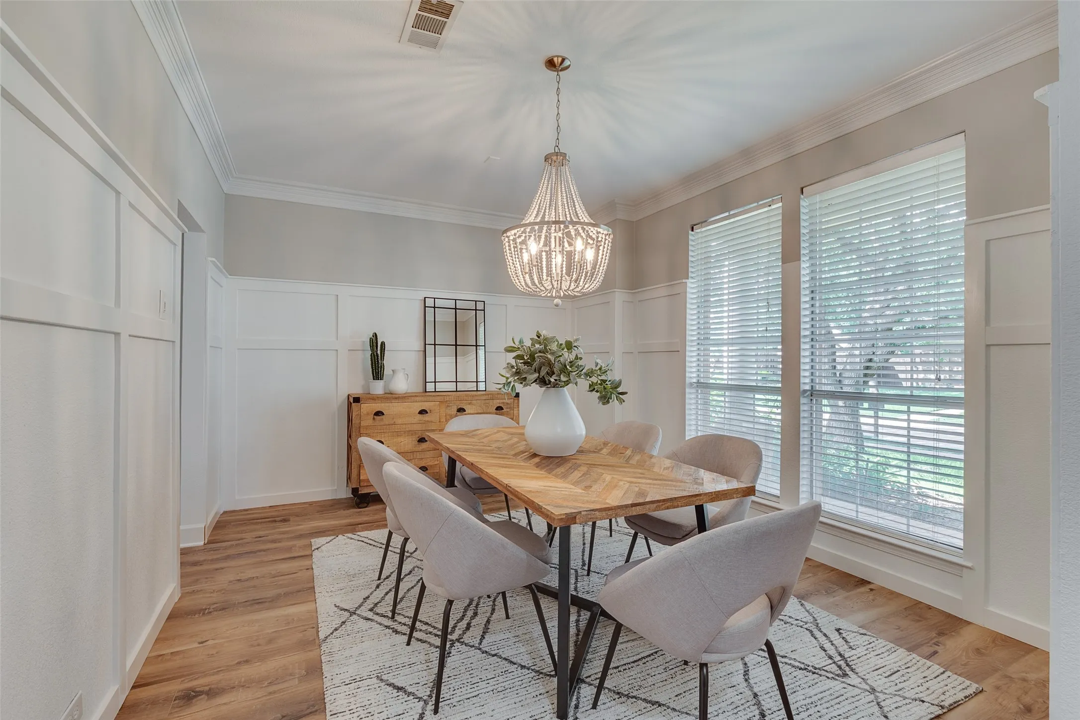 Single Family Residence For Rent in Denton County , 4411 Voyager Drive, Frisco, Texas 75034, 4 Bedroom, 4 Bathroom, 2 Garage spaces, 3,021 Sqft, built in 2000, mls#21282255, Real Estate Agent in Frisco, Homes For Rent in Denton county, Homes For Rent in Frisco, Realtor in Frisco Texas, Real Estate Brokerage Independent Realty Texas, Luminita Cordes Realtor