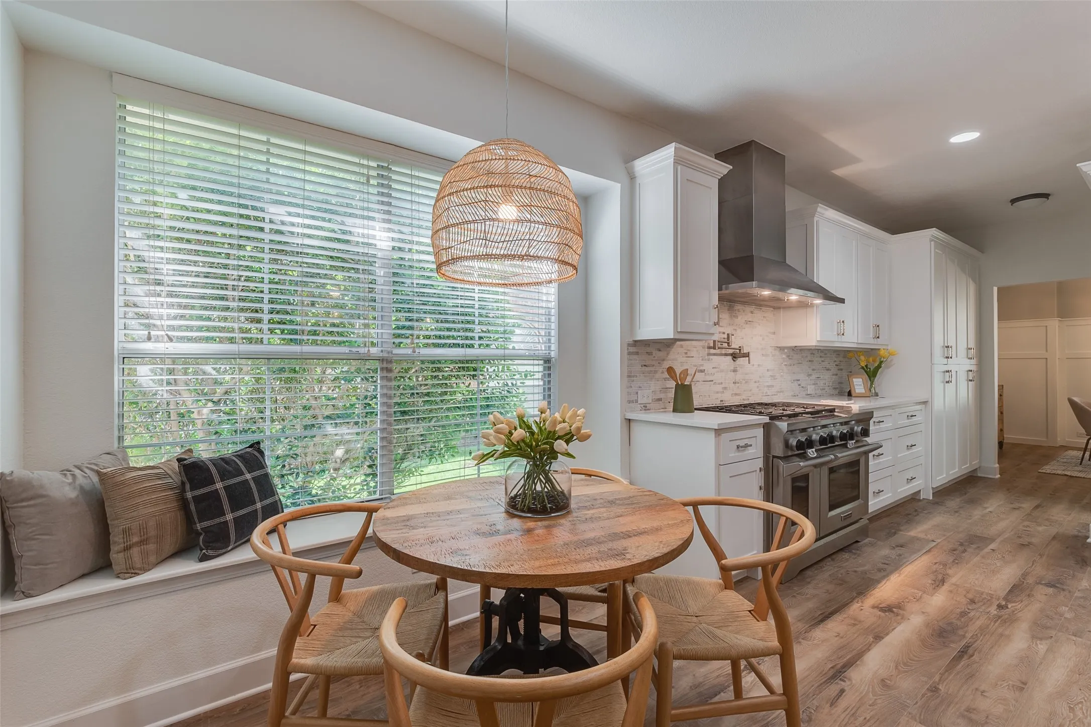 Breakfast nook