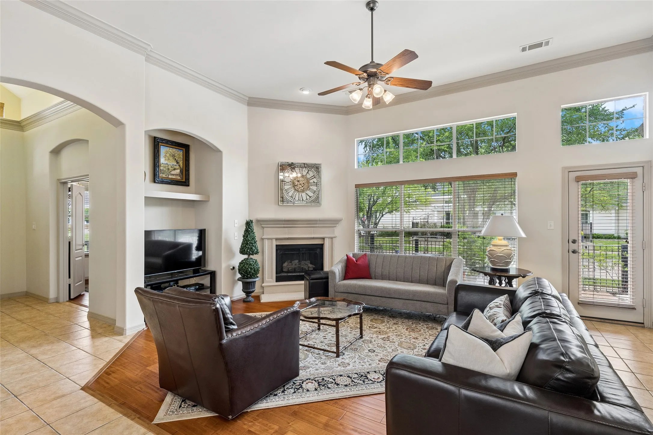Single Family Residence For Sale in Tarrant County , 6016 Frost Street, North Richland Hills, Texas 76180, 3 Bedroom, 2 Bathroom, 2 Garage spaces, 1,702 Sqft, built in 2003, mls#21281277, Real Estate Agent in North Richland Hills, Homes For Sale in Tarrant county, Homes For Sale in North Richland Hills, Realtor in North Richland Hills Texas, Real Estate Brokerage Independent Realty Texas, Luminita Cordes Realtor