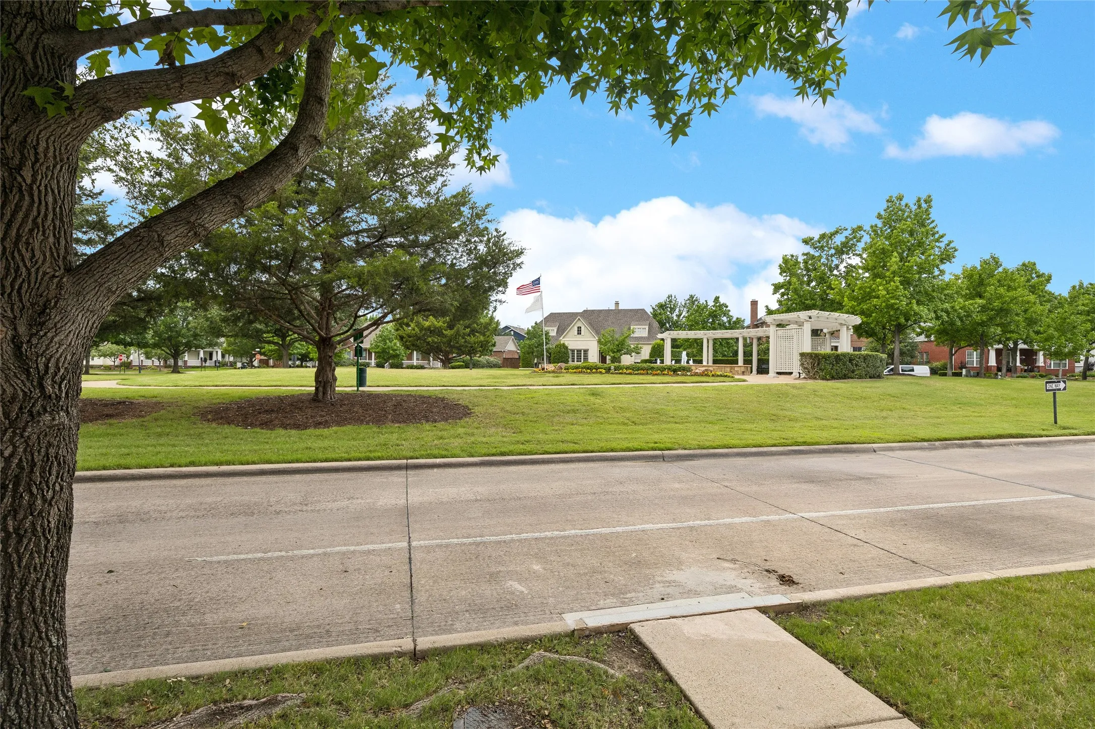 Single Family Residence For Sale in Tarrant County , 6016 Frost Street, North Richland Hills, Texas 76180, 3 Bedroom, 2 Bathroom, 2 Garage spaces, 1,702 Sqft, built in 2003, mls#21281277, Real Estate Agent in North Richland Hills, Homes For Sale in Tarrant county, Homes For Sale in North Richland Hills, Realtor in North Richland Hills Texas, Real Estate Brokerage Independent Realty Texas, Luminita Cordes Realtor