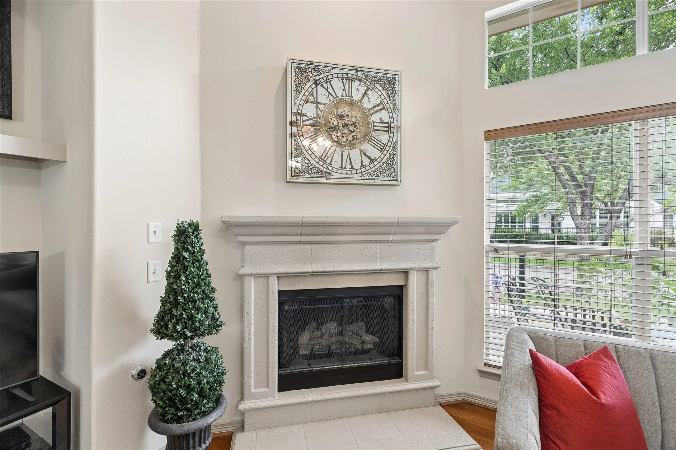 Single Family Residence For Sale in Tarrant County , 6016 Frost Street, North Richland Hills, Texas 76180, 3 Bedroom, 2 Bathroom, 2 Garage spaces, 1,702 Sqft, built in 2003, mls#21281277, Real Estate Agent in North Richland Hills, Homes For Sale in Tarrant county, Homes For Sale in North Richland Hills, Realtor in North Richland Hills Texas, Real Estate Brokerage Independent Realty Texas, Luminita Cordes Realtor