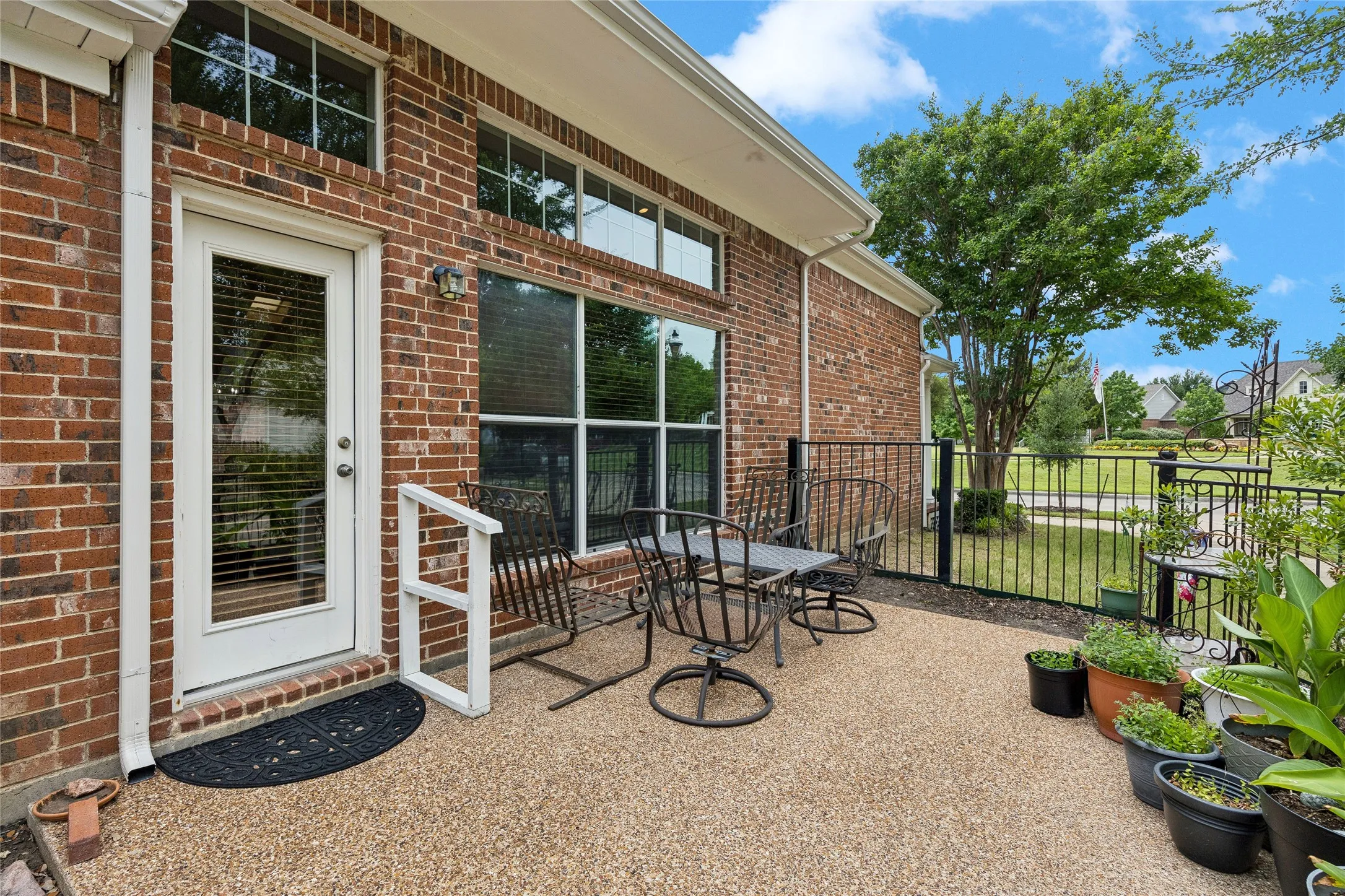 Single Family Residence For Sale in Tarrant County , 6016 Frost Street, North Richland Hills, Texas 76180, 3 Bedroom, 2 Bathroom, 2 Garage spaces, 1,702 Sqft, built in 2003, mls#21281277, Real Estate Agent in North Richland Hills, Homes For Sale in Tarrant county, Homes For Sale in North Richland Hills, Realtor in North Richland Hills Texas, Real Estate Brokerage Independent Realty Texas, Luminita Cordes Realtor