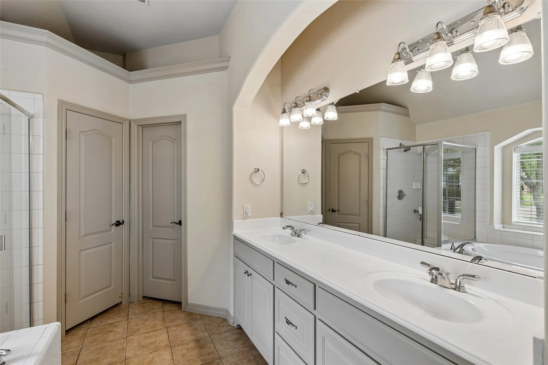 Single Family Residence For Sale in Tarrant County , 6016 Frost Street, North Richland Hills, Texas 76180, 3 Bedroom, 2 Bathroom, 2 Garage spaces, 1,702 Sqft, built in 2003, mls#21281277, Real Estate Agent in North Richland Hills, Homes For Sale in Tarrant county, Homes For Sale in North Richland Hills, Realtor in North Richland Hills Texas, Real Estate Brokerage Independent Realty Texas, Luminita Cordes Realtor
