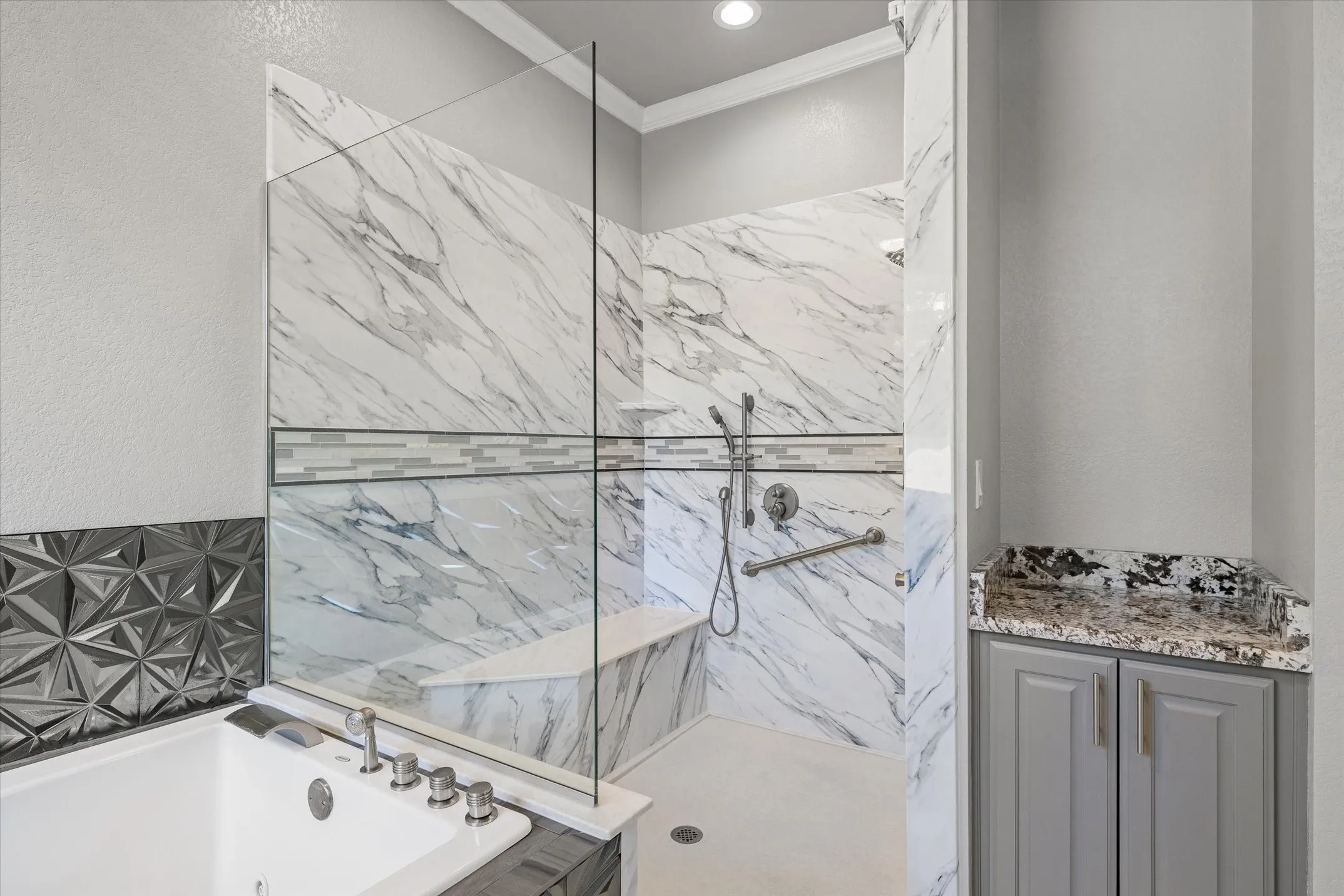 Single Family Residence For Sale in Wood County , 147 County Road 2309, Mineola, Texas 75773, 4 Bedroom, 3 Bathroom, 3 Garage spaces, 2,258 Sqft, built in 2019, mls#21280954, Real Estate Agent in Mineola, Homes For Sale in Wood county, Homes For Sale in Mineola, Realtor in Mineola Texas, Real Estate Brokerage Independent Realty Texas, Luminita Cordes Realtor
