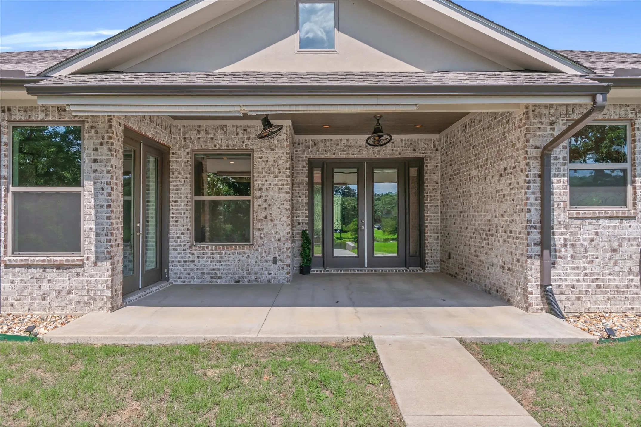 Single Family Residence For Sale in Wood County , 147 County Road 2309, Mineola, Texas 75773, 4 Bedroom, 3 Bathroom, 3 Garage spaces, 2,258 Sqft, built in 2019, mls#21280954, Real Estate Agent in Mineola, Homes For Sale in Wood county, Homes For Sale in Mineola, Realtor in Mineola Texas, Real Estate Brokerage Independent Realty Texas, Luminita Cordes Realtor