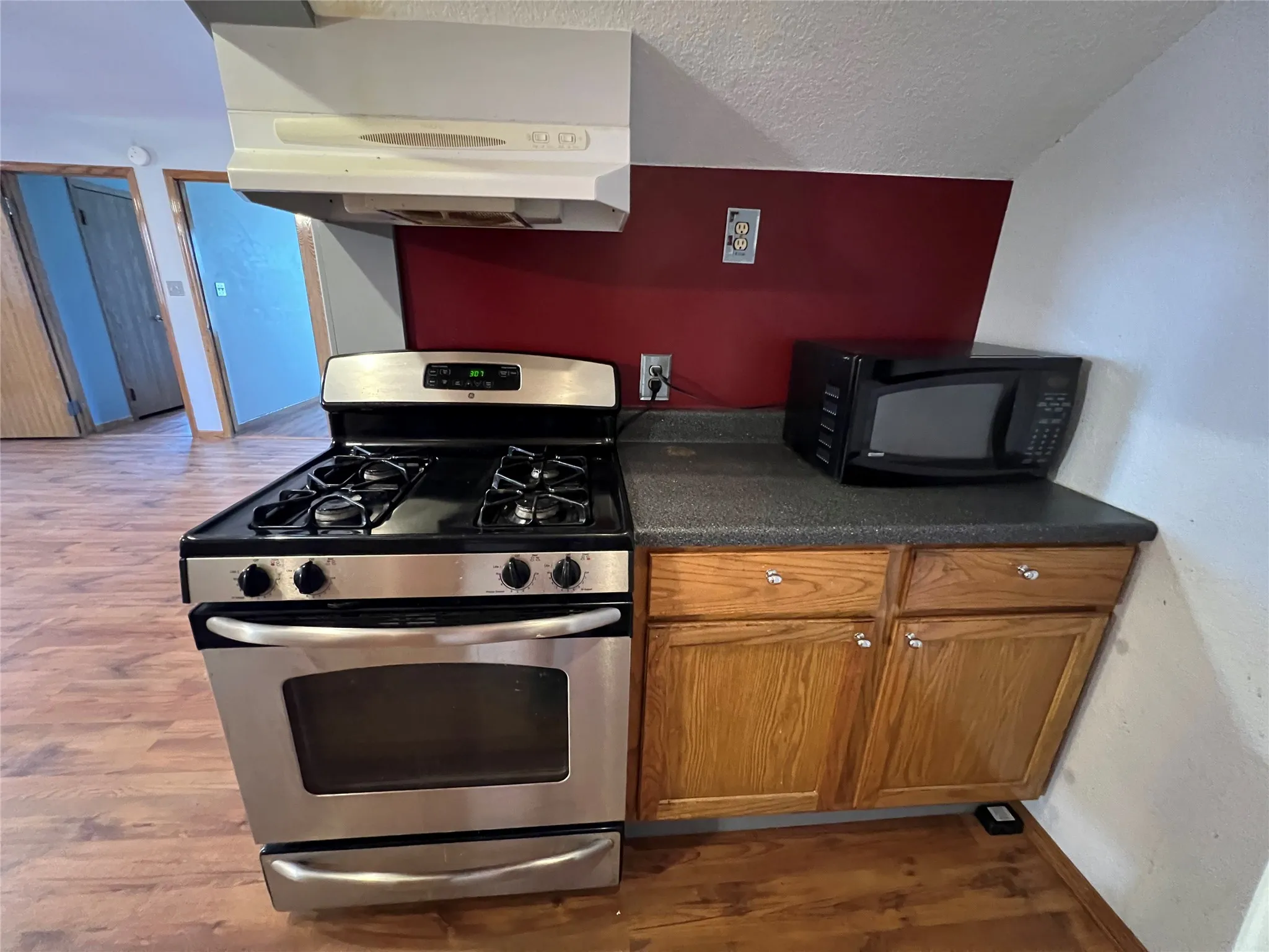 Single Family Residence For Sale in Dallas County , 6671 Nyman Drive, Dallas, Texas 75236, 5 Bedroom, 4 Bathroom, Garage spaces, 2,414 Sqft, built in 1986, mls#21282072, Real Estate Agent in Dallas, Homes For Sale in Dallas county, Homes For Sale in Dallas, Realtor in Dallas Texas, Real Estate Brokerage Independent Realty Texas, Luminita Cordes Realtor