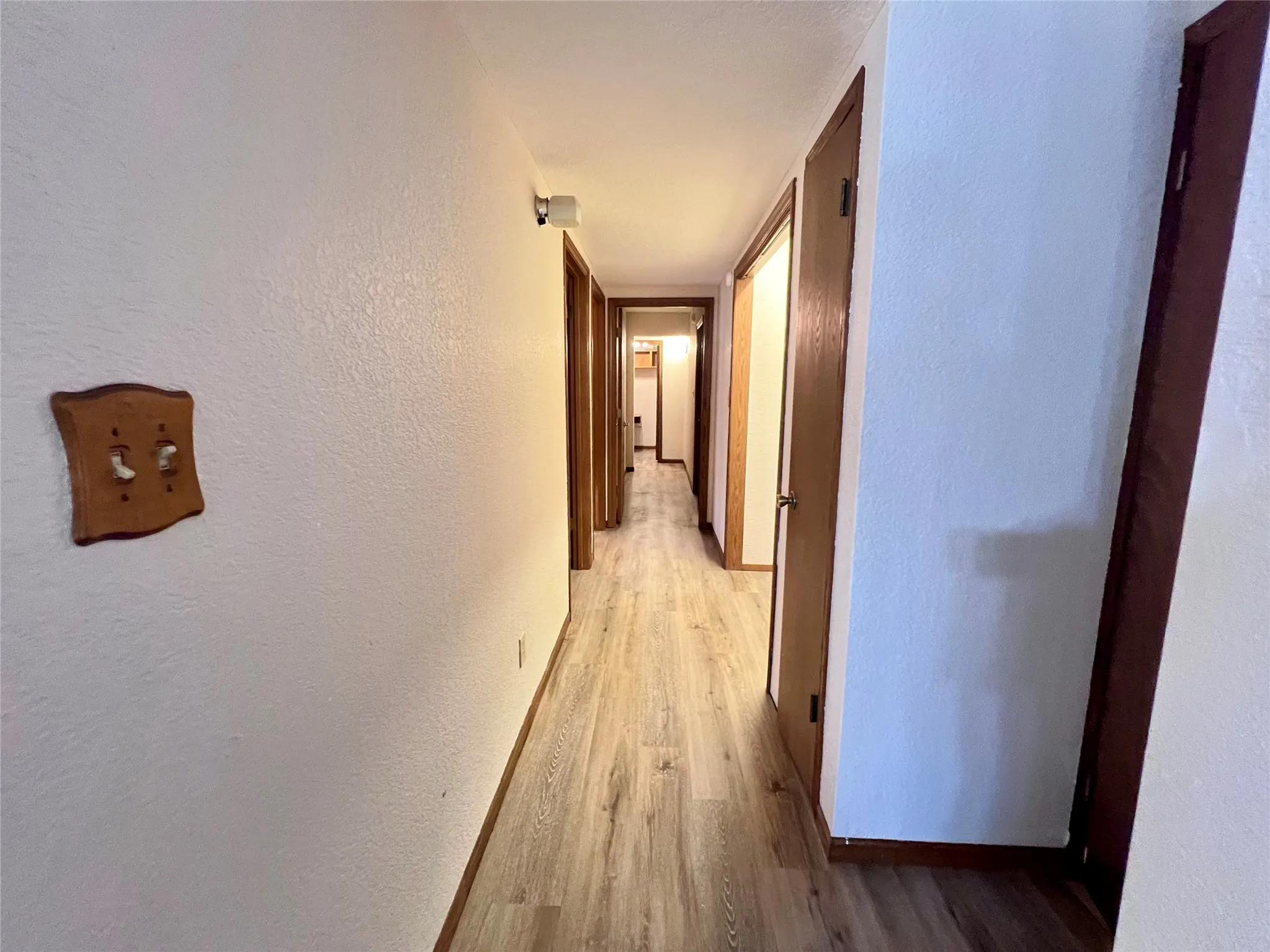 Single Family Residence For Sale in Dallas County , 6671 Nyman Drive, Dallas, Texas 75236, 5 Bedroom, 4 Bathroom, Garage spaces, 2,414 Sqft, built in 1986, mls#21282072, Real Estate Agent in Dallas, Homes For Sale in Dallas county, Homes For Sale in Dallas, Realtor in Dallas Texas, Real Estate Brokerage Independent Realty Texas, Luminita Cordes Realtor