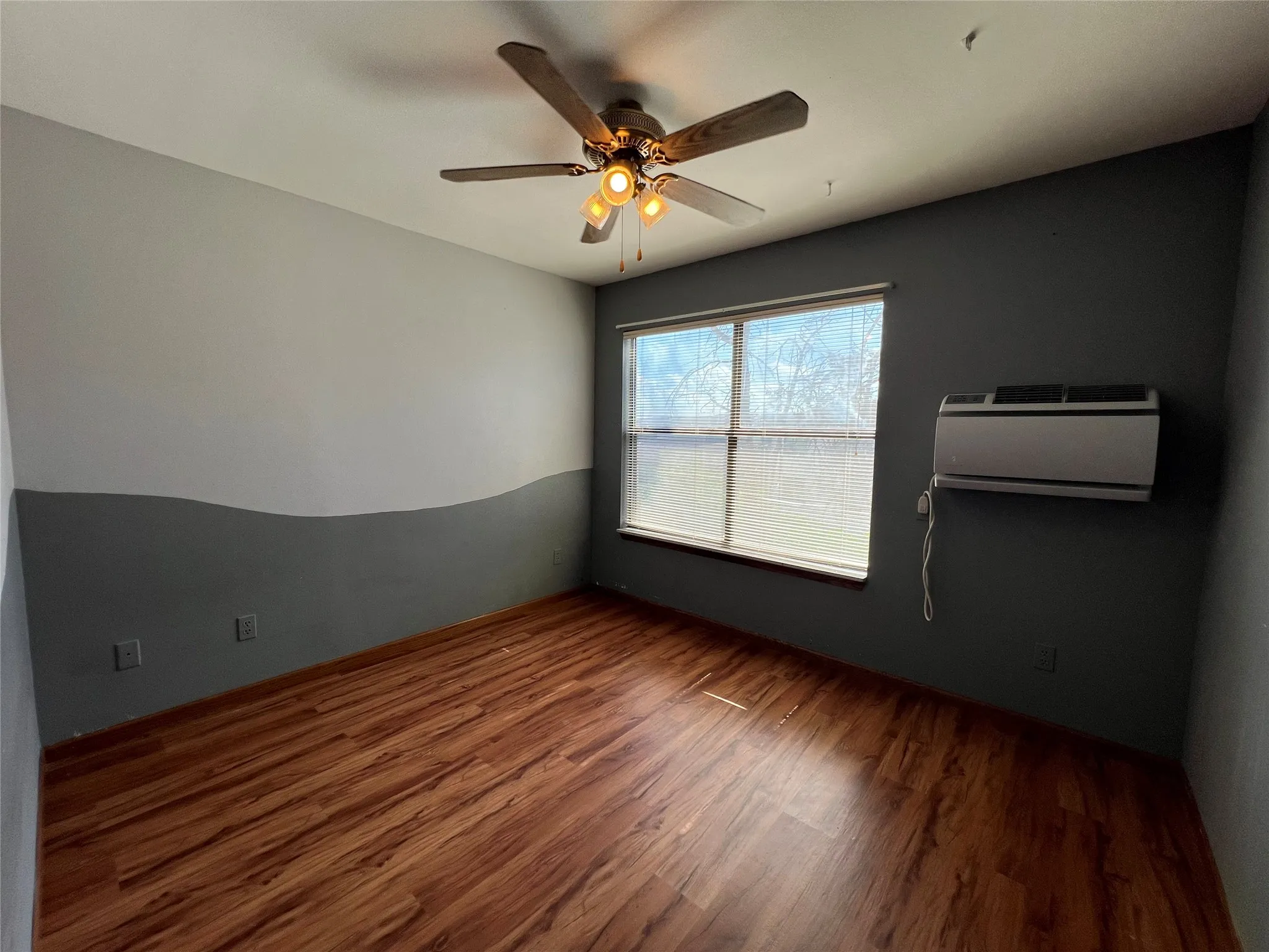 Single Family Residence For Sale in Dallas County , 6671 Nyman Drive, Dallas, Texas 75236, 5 Bedroom, 4 Bathroom, Garage spaces, 2,414 Sqft, built in 1986, mls#21282072, Real Estate Agent in Dallas, Homes For Sale in Dallas county, Homes For Sale in Dallas, Realtor in Dallas Texas, Real Estate Brokerage Independent Realty Texas, Luminita Cordes Realtor