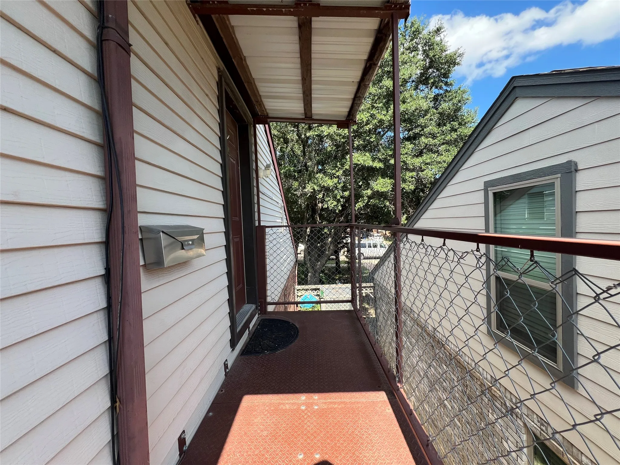 Single Family Residence For Sale in Dallas County , 6671 Nyman Drive, Dallas, Texas 75236, 5 Bedroom, 4 Bathroom, Garage spaces, 2,414 Sqft, built in 1986, mls#21282072, Real Estate Agent in Dallas, Homes For Sale in Dallas county, Homes For Sale in Dallas, Realtor in Dallas Texas, Real Estate Brokerage Independent Realty Texas, Luminita Cordes Realtor