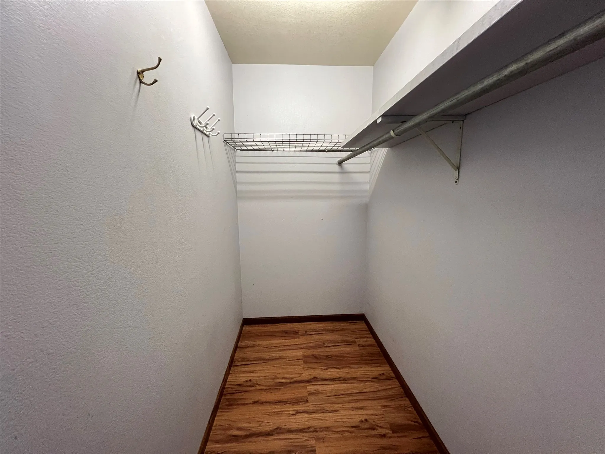 Single Family Residence For Sale in Dallas County , 6671 Nyman Drive, Dallas, Texas 75236, 5 Bedroom, 4 Bathroom, Garage spaces, 2,414 Sqft, built in 1986, mls#21282072, Real Estate Agent in Dallas, Homes For Sale in Dallas county, Homes For Sale in Dallas, Realtor in Dallas Texas, Real Estate Brokerage Independent Realty Texas, Luminita Cordes Realtor