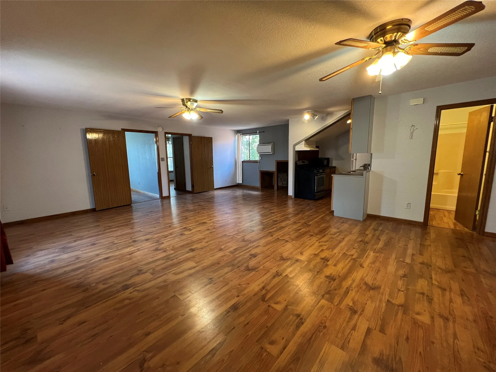 Single Family Residence For Sale in Dallas County , 6671 Nyman Drive, Dallas, Texas 75236, 5 Bedroom, 4 Bathroom, Garage spaces, 2,414 Sqft, built in 1986, mls#21282072, Real Estate Agent in Dallas, Homes For Sale in Dallas county, Homes For Sale in Dallas, Realtor in Dallas Texas, Real Estate Brokerage Independent Realty Texas, Luminita Cordes Realtor