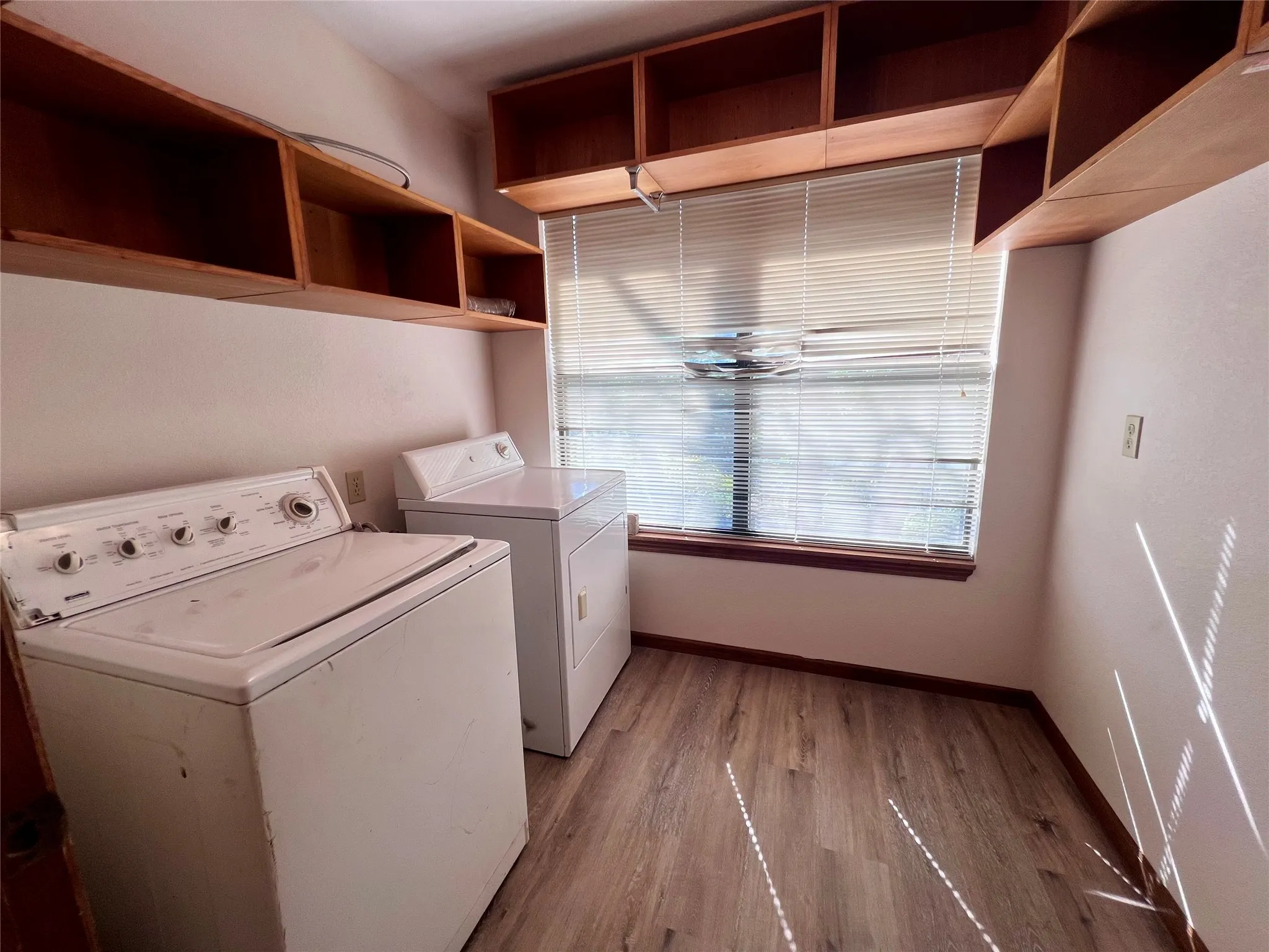 Single Family Residence For Sale in Dallas County , 6671 Nyman Drive, Dallas, Texas 75236, 5 Bedroom, 4 Bathroom, Garage spaces, 2,414 Sqft, built in 1986, mls#21282072, Real Estate Agent in Dallas, Homes For Sale in Dallas county, Homes For Sale in Dallas, Realtor in Dallas Texas, Real Estate Brokerage Independent Realty Texas, Luminita Cordes Realtor