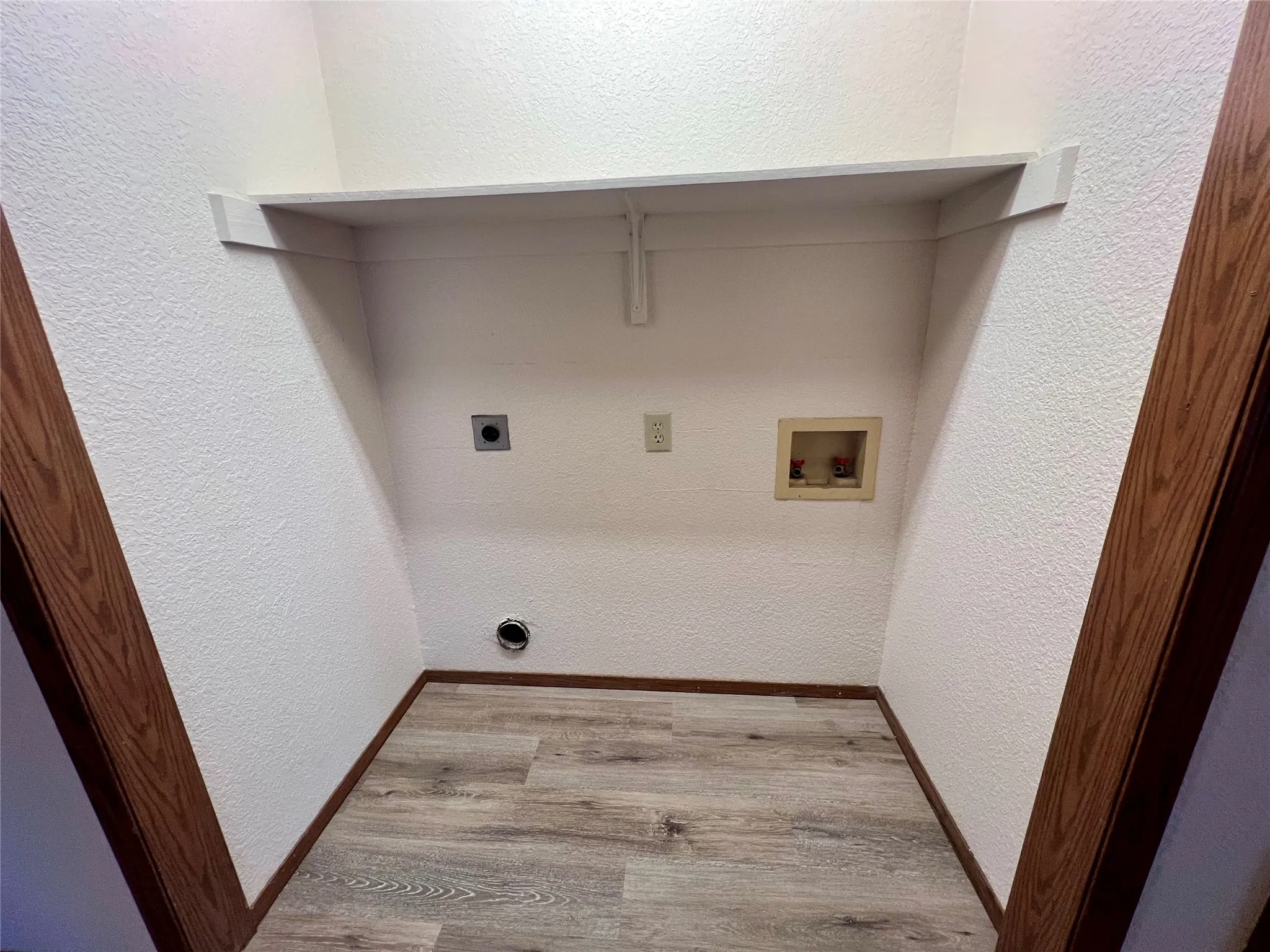 Single Family Residence For Sale in Dallas County , 6671 Nyman Drive, Dallas, Texas 75236, 5 Bedroom, 4 Bathroom, Garage spaces, 2,414 Sqft, built in 1986, mls#21282072, Real Estate Agent in Dallas, Homes For Sale in Dallas county, Homes For Sale in Dallas, Realtor in Dallas Texas, Real Estate Brokerage Independent Realty Texas, Luminita Cordes Realtor