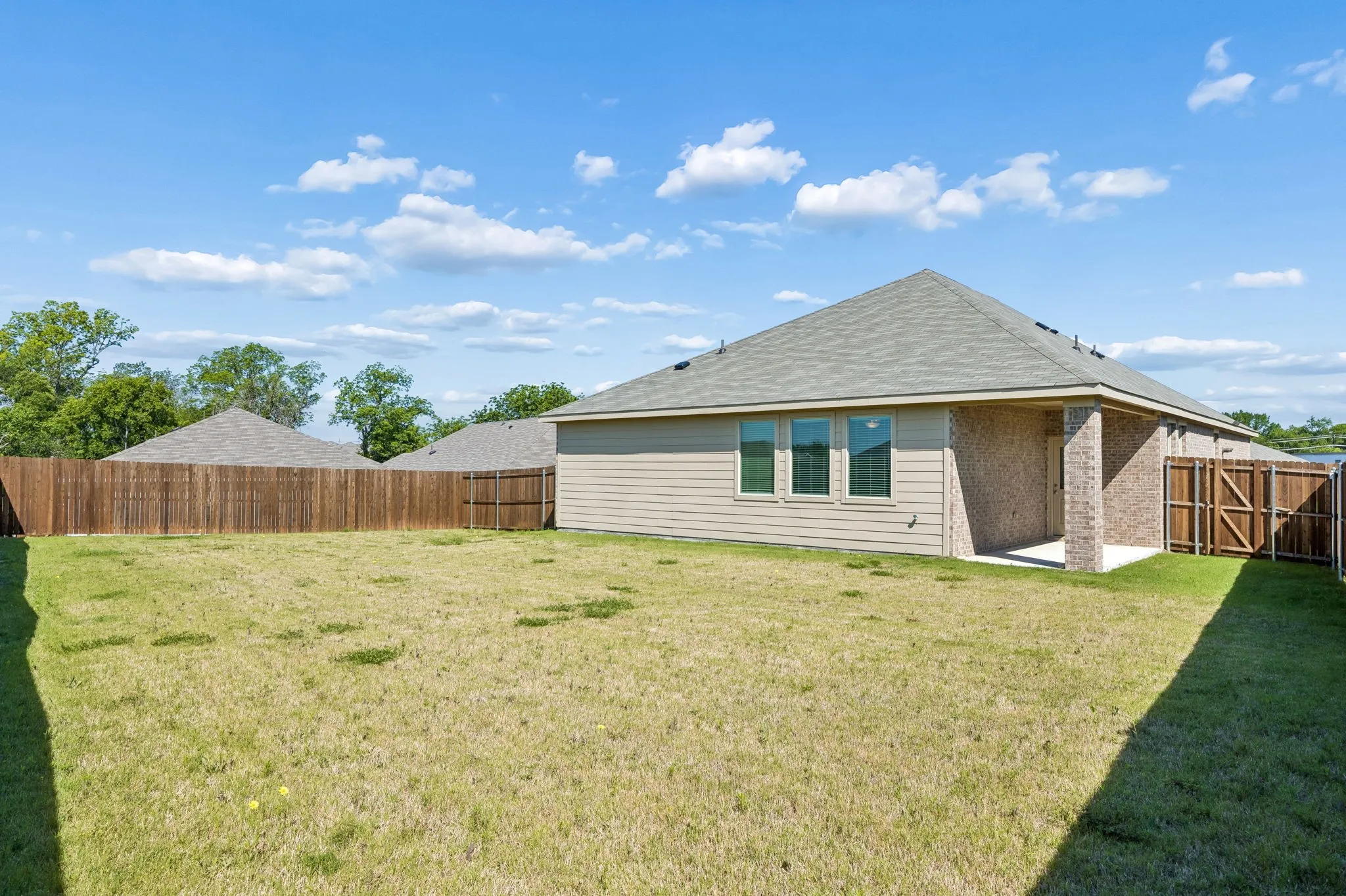 Single Family Residence For Sale in Kaufman County , 1527 Fearless Lane, Crandall, Texas 75114, 4 Bedroom, 2 Bathroom, 2 Garage spaces, 2,058 Sqft, built in 2024, mls#21274386, Real Estate Agent in Crandall, Homes For Sale in Kaufman county, Homes For Sale in Crandall, Realtor in Crandall Texas, Real Estate Brokerage Independent Realty Texas, Luminita Cordes Realtor