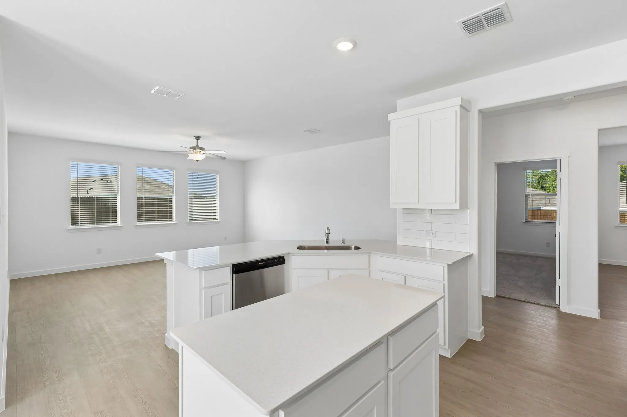Single Family Residence For Sale in Kaufman County , 1527 Fearless Lane, Crandall, Texas 75114, 4 Bedroom, 2 Bathroom, 2 Garage spaces, 2,058 Sqft, built in 2024, mls#21274386, Real Estate Agent in Crandall, Homes For Sale in Kaufman county, Homes For Sale in Crandall, Realtor in Crandall Texas, Real Estate Brokerage Independent Realty Texas, Luminita Cordes Realtor