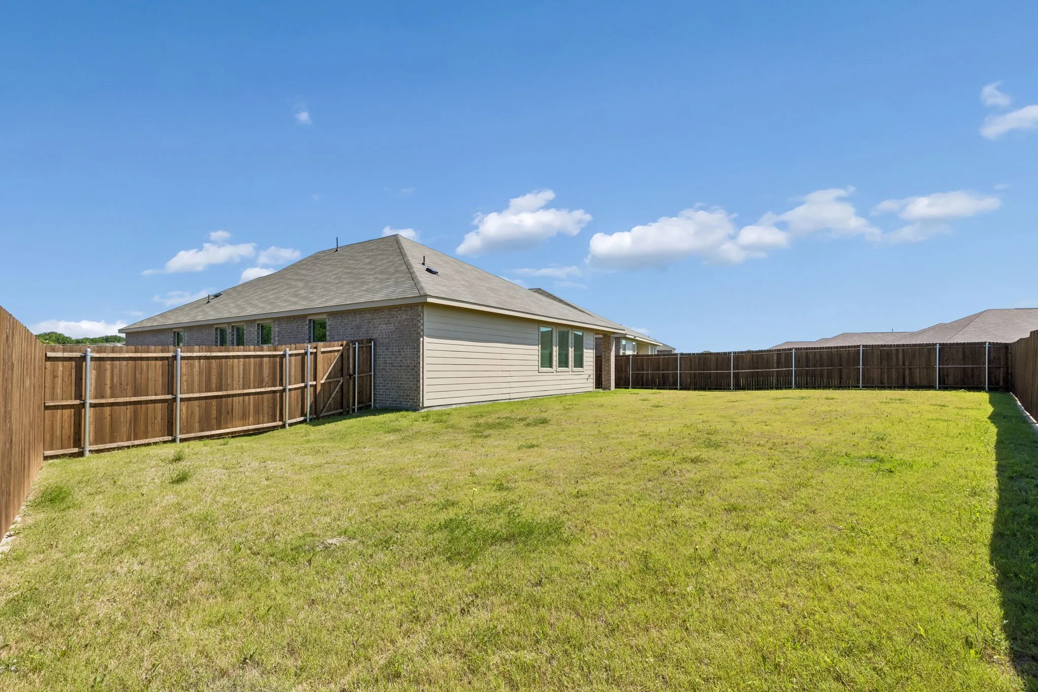 Single Family Residence For Sale in Kaufman County , 1527 Fearless Lane, Crandall, Texas 75114, 4 Bedroom, 2 Bathroom, 2 Garage spaces, 2,058 Sqft, built in 2024, mls#21274386, Real Estate Agent in Crandall, Homes For Sale in Kaufman county, Homes For Sale in Crandall, Realtor in Crandall Texas, Real Estate Brokerage Independent Realty Texas, Luminita Cordes Realtor