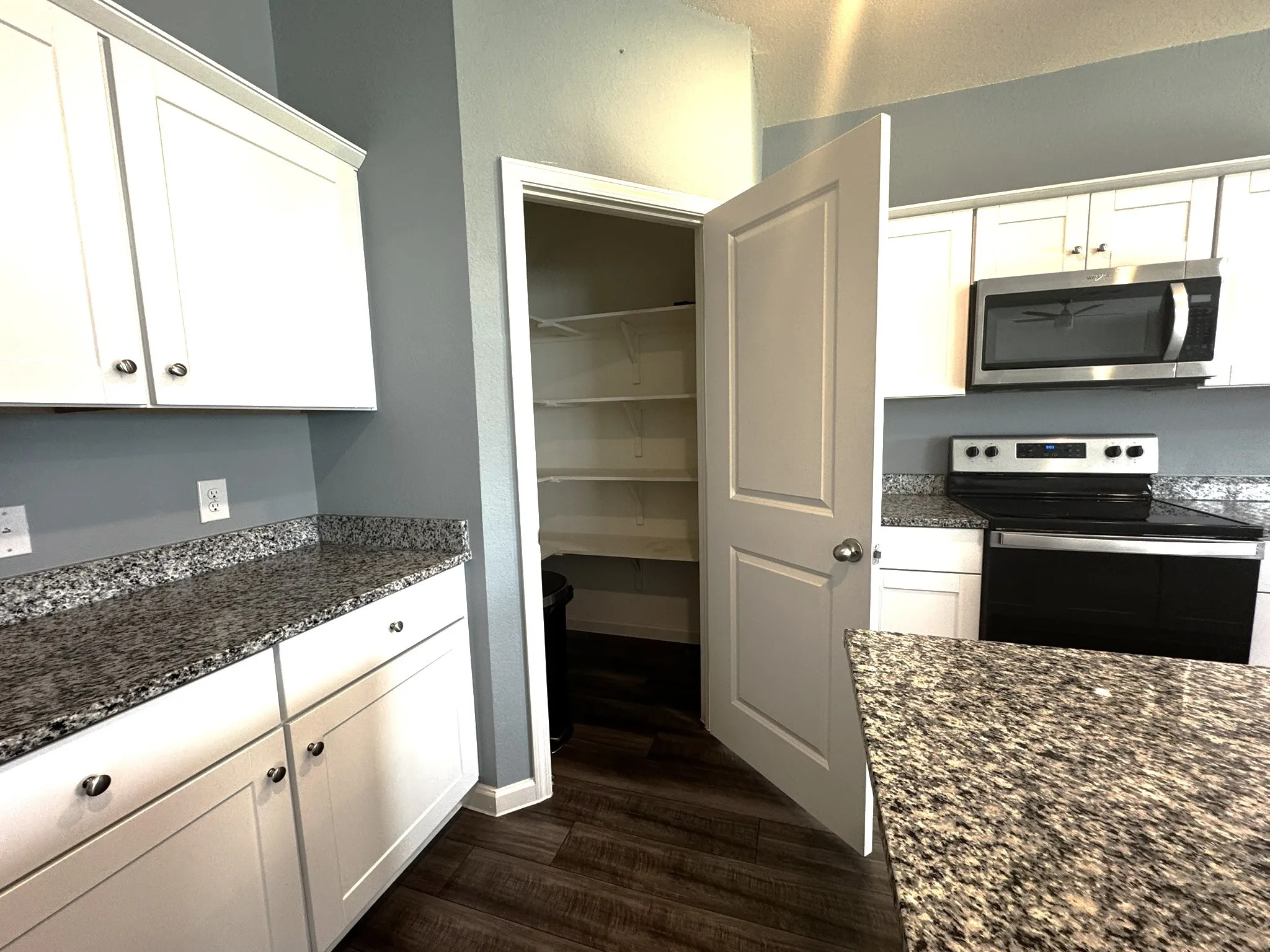 Single Family Residence For Rent in Tarrant County , 1405 Escondido Drive, Fort Worth, Texas 76052, 4 Bedroom, 3 Bathroom, 2 Garage spaces, 2,460 Sqft, built in 2022, mls#21275952, Real Estate Agent in Fort Worth, Homes For Rent in Tarrant county, Homes For Rent in Fort Worth, Realtor in Fort Worth Texas, Real Estate Brokerage Independent Realty Texas, Luminita Cordes Realtor