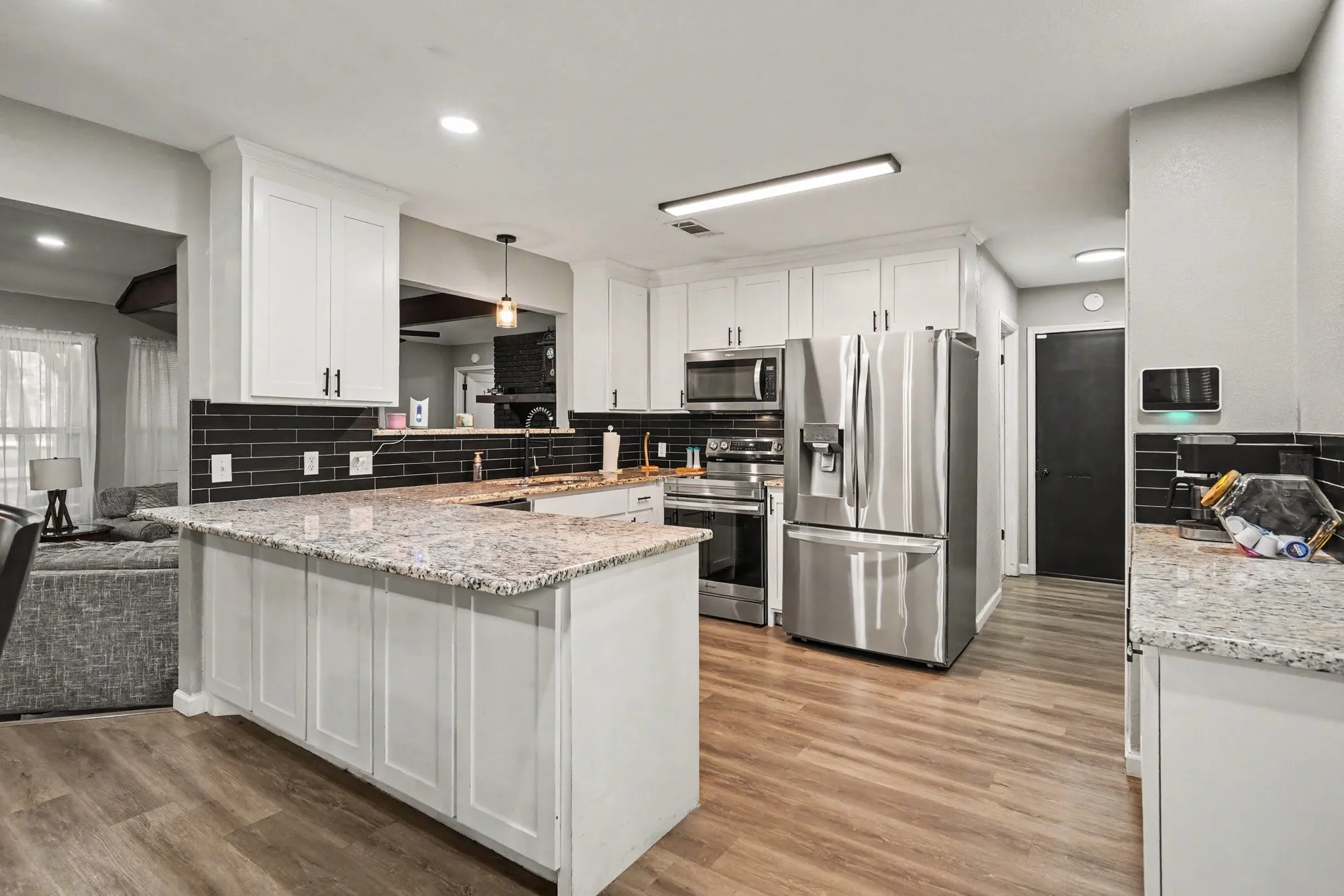 Single Family Residence For Sale in Tarrant County , 1908 Thousand Oaks Drive, Burleson, Texas 76028, 5 Bedroom, 3 Bathroom, 2 Garage spaces, 2,960 Sqft, built in 1977, mls#21282301, Real Estate Agent in Burleson, Homes For Sale in Tarrant county, Homes For Sale in Burleson, Realtor in Burleson Texas, Real Estate Brokerage Independent Realty Texas, Luminita Cordes Realtor