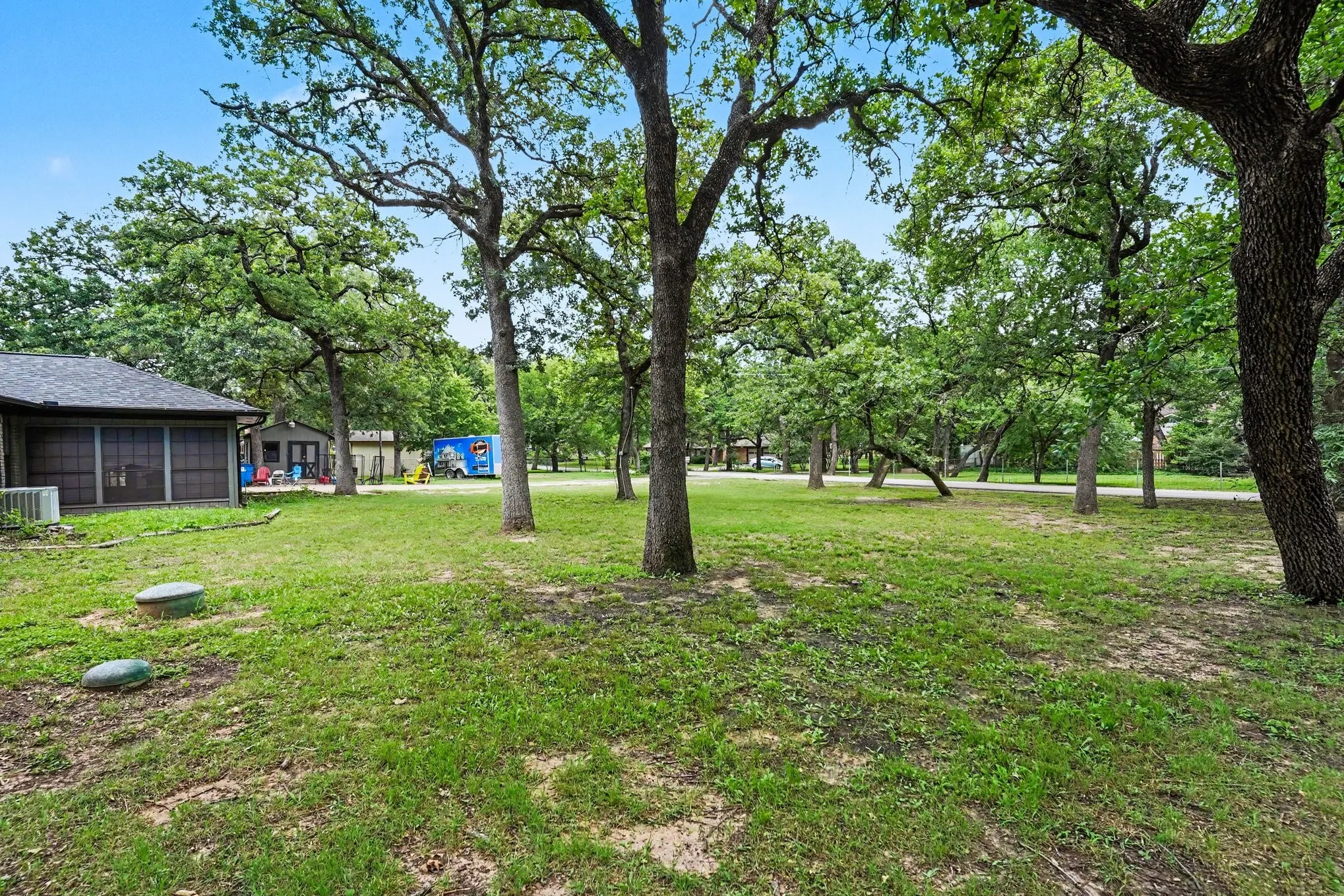 Single Family Residence For Sale in Tarrant County , 1908 Thousand Oaks Drive, Burleson, Texas 76028, 5 Bedroom, 3 Bathroom, 2 Garage spaces, 2,960 Sqft, built in 1977, mls#21282301, Real Estate Agent in Burleson, Homes For Sale in Tarrant county, Homes For Sale in Burleson, Realtor in Burleson Texas, Real Estate Brokerage Independent Realty Texas, Luminita Cordes Realtor