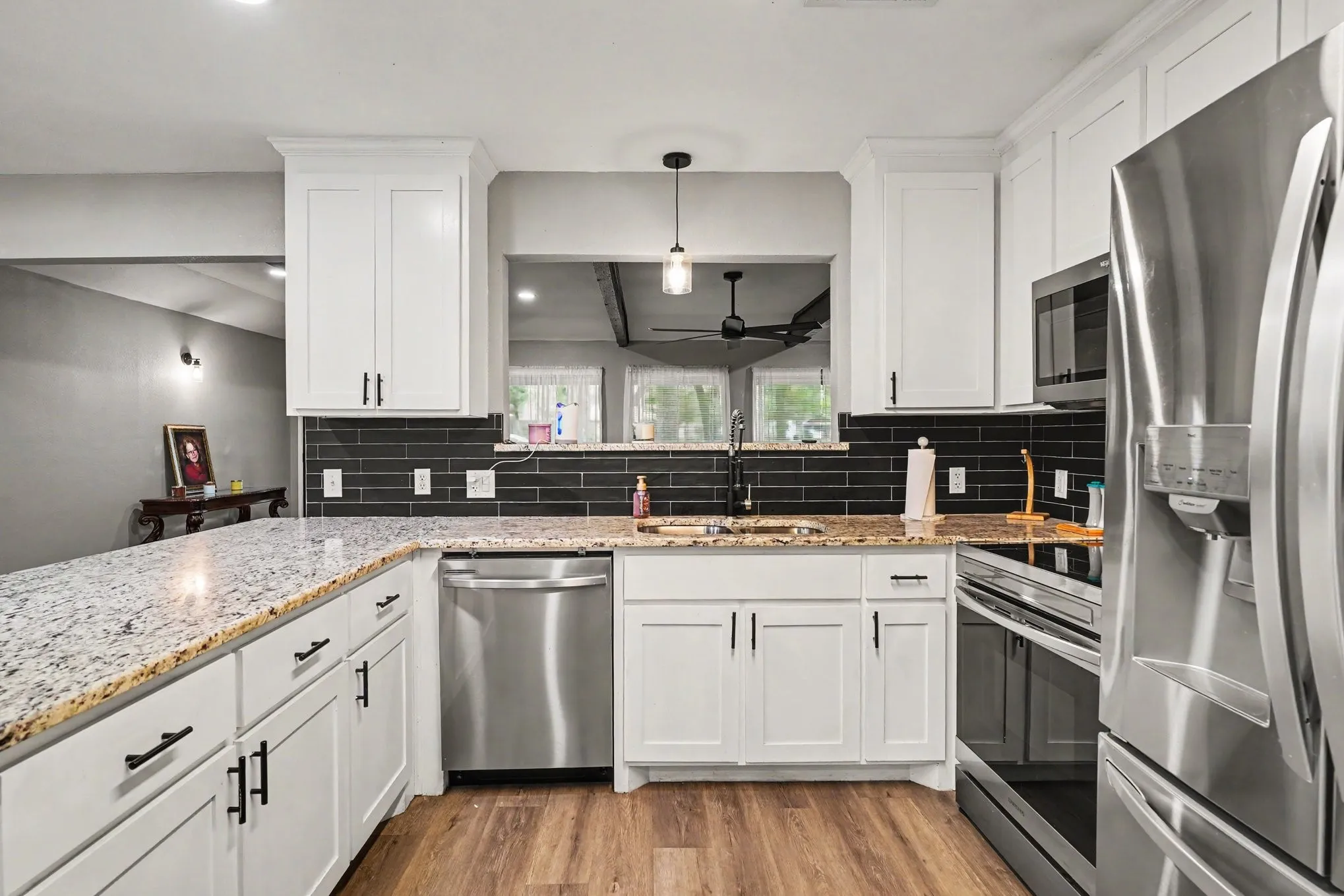Single Family Residence For Sale in Tarrant County , 1908 Thousand Oaks Drive, Burleson, Texas 76028, 5 Bedroom, 3 Bathroom, 2 Garage spaces, 2,960 Sqft, built in 1977, mls#21282301, Real Estate Agent in Burleson, Homes For Sale in Tarrant county, Homes For Sale in Burleson, Realtor in Burleson Texas, Real Estate Brokerage Independent Realty Texas, Luminita Cordes Realtor