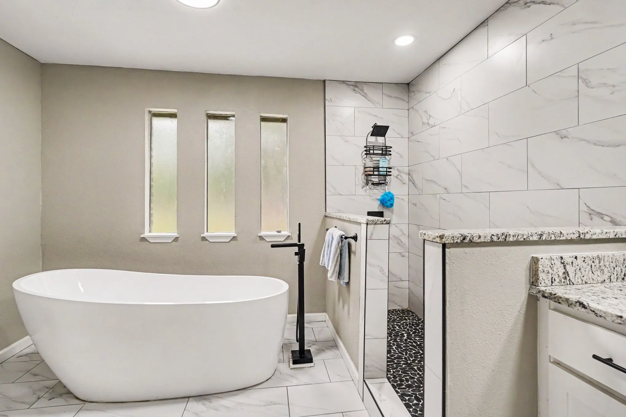 Single Family Residence For Sale in Tarrant County , 1908 Thousand Oaks Drive, Burleson, Texas 76028, 5 Bedroom, 3 Bathroom, 2 Garage spaces, 2,960 Sqft, built in 1977, mls#21282301, Real Estate Agent in Burleson, Homes For Sale in Tarrant county, Homes For Sale in Burleson, Realtor in Burleson Texas, Real Estate Brokerage Independent Realty Texas, Luminita Cordes Realtor