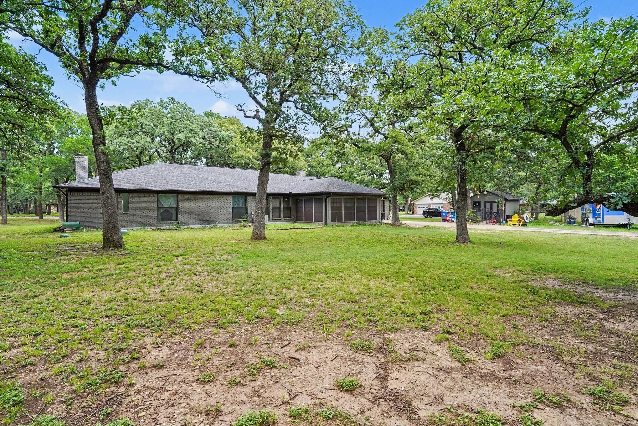 Single Family Residence For Sale in Tarrant County , 1908 Thousand Oaks Drive, Burleson, Texas 76028, 5 Bedroom, 3 Bathroom, 2 Garage spaces, 2,960 Sqft, built in 1977, mls#21282301, Real Estate Agent in Burleson, Homes For Sale in Tarrant county, Homes For Sale in Burleson, Realtor in Burleson Texas, Real Estate Brokerage Independent Realty Texas, Luminita Cordes Realtor