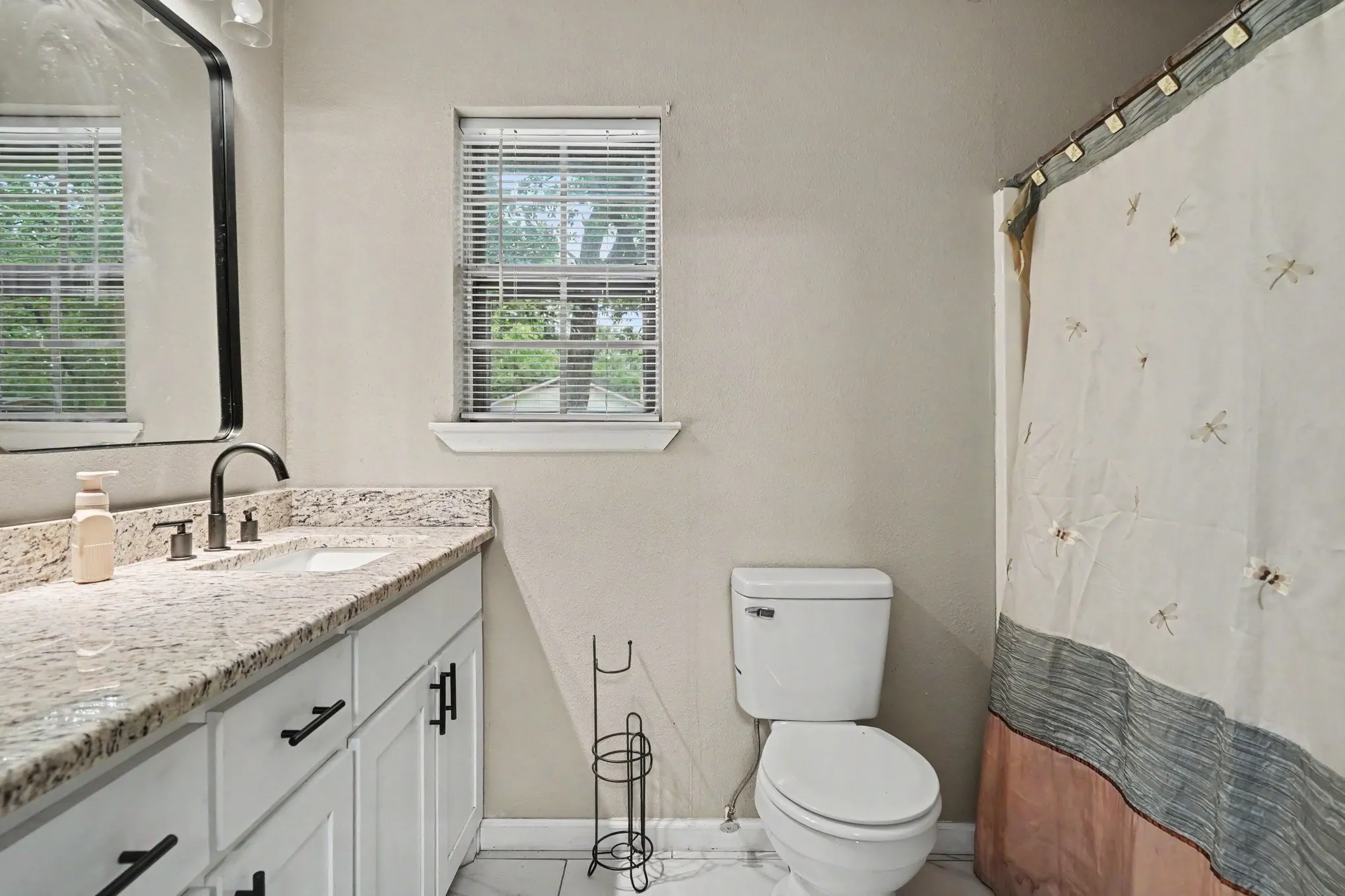 Single Family Residence For Sale in Tarrant County , 1908 Thousand Oaks Drive, Burleson, Texas 76028, 5 Bedroom, 3 Bathroom, 2 Garage spaces, 2,960 Sqft, built in 1977, mls#21282301, Real Estate Agent in Burleson, Homes For Sale in Tarrant county, Homes For Sale in Burleson, Realtor in Burleson Texas, Real Estate Brokerage Independent Realty Texas, Luminita Cordes Realtor
